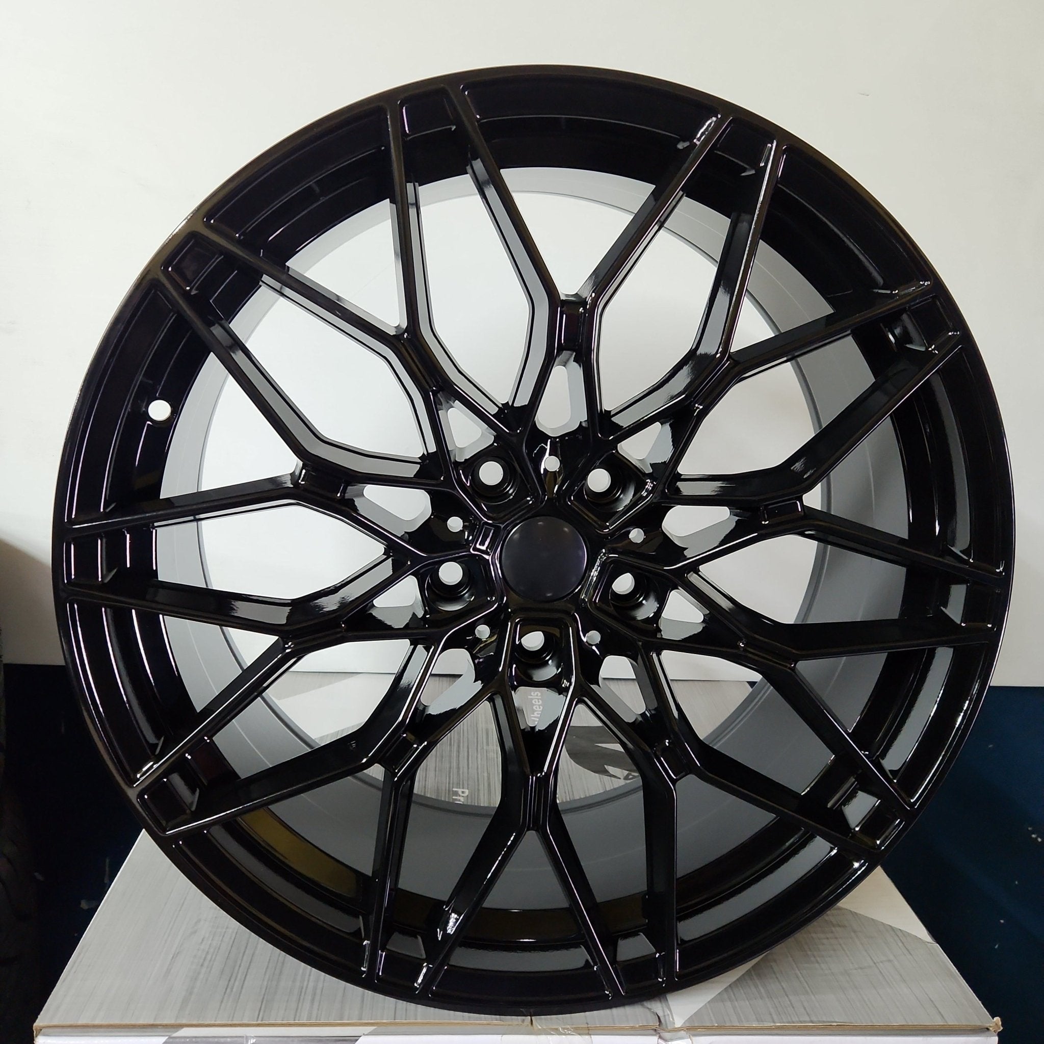 WCL206 WHEELS 20x8.5 5x120 GLOSS BLACK