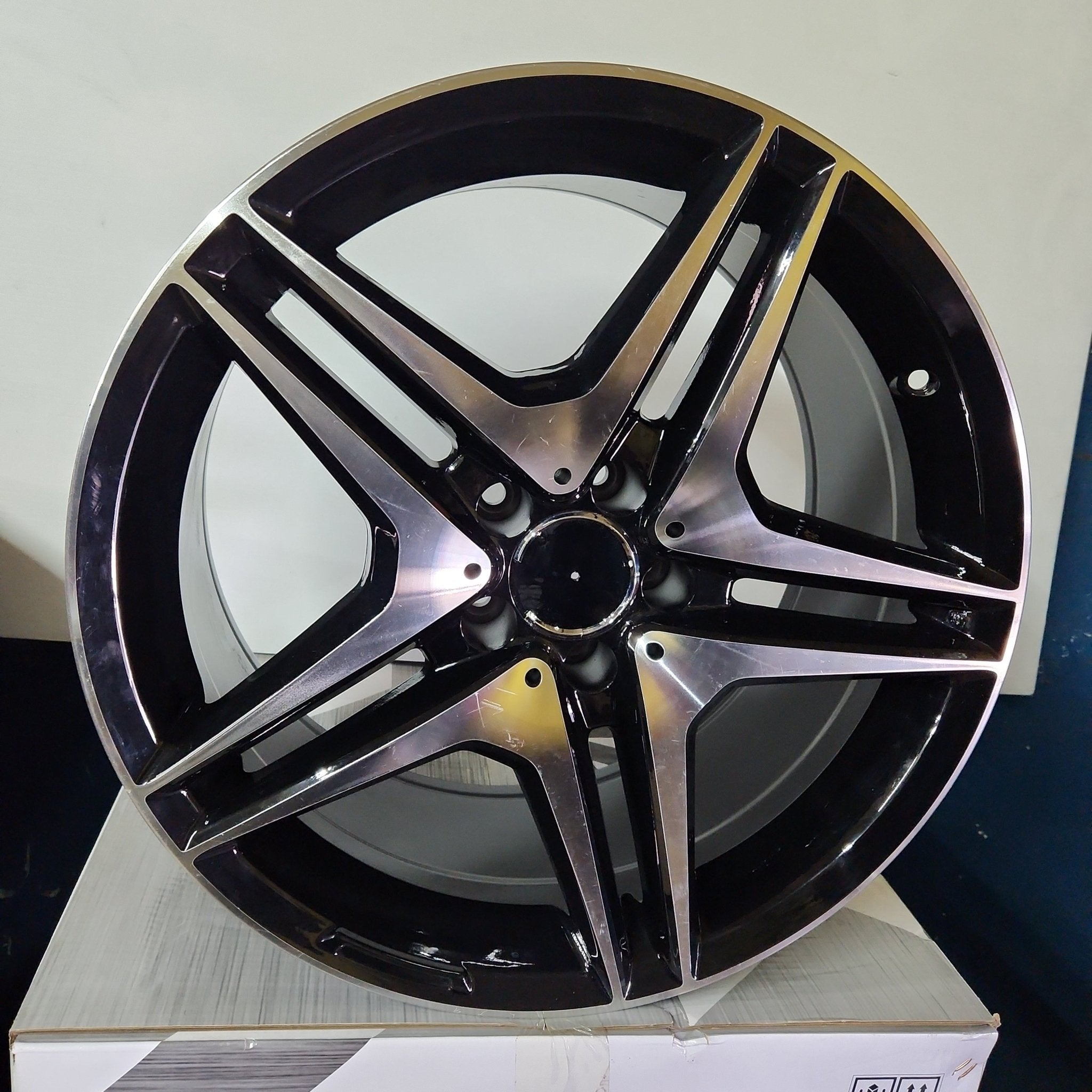 WHEELS - W828 19X8.5 5X112 BLACK MACHINE FACE
