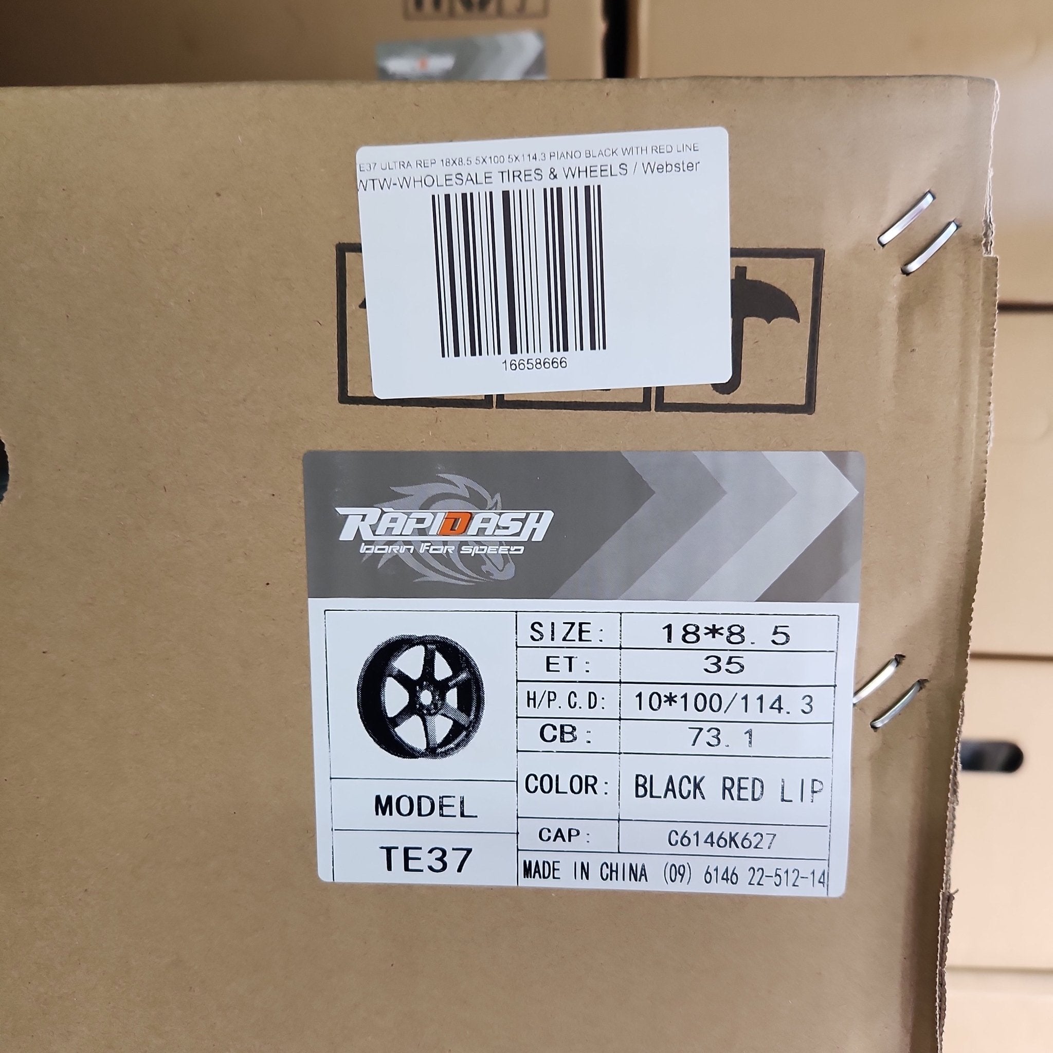 TE37 ULTRA REP 18x8.5 5x100 / 5x114.3 GLOSS BLACK WITH RED LINE