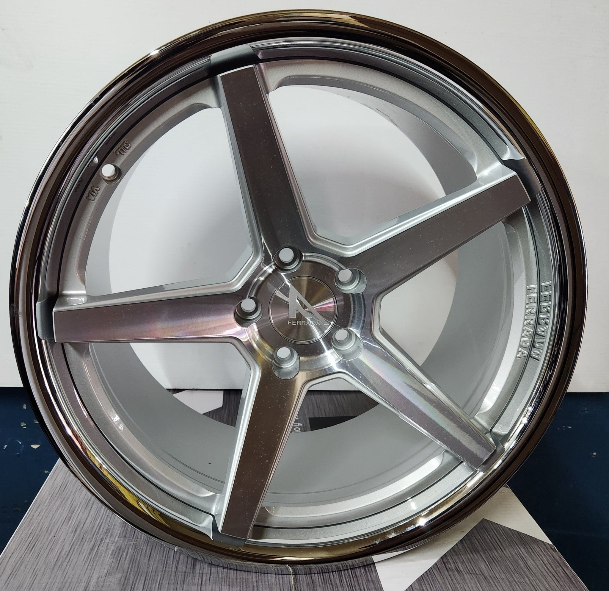 FERRADA FR3 19X10.5 5X114.3 SILVER