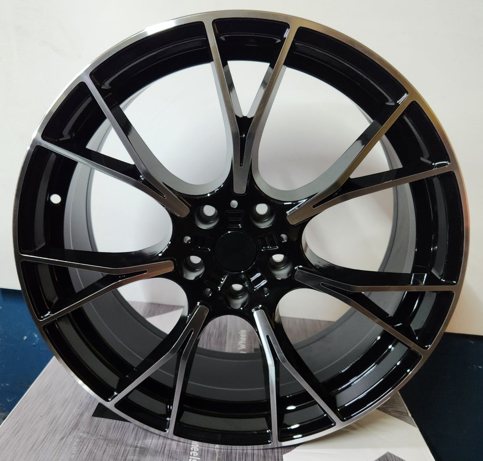 W712 20X8.5 5X120 BMF