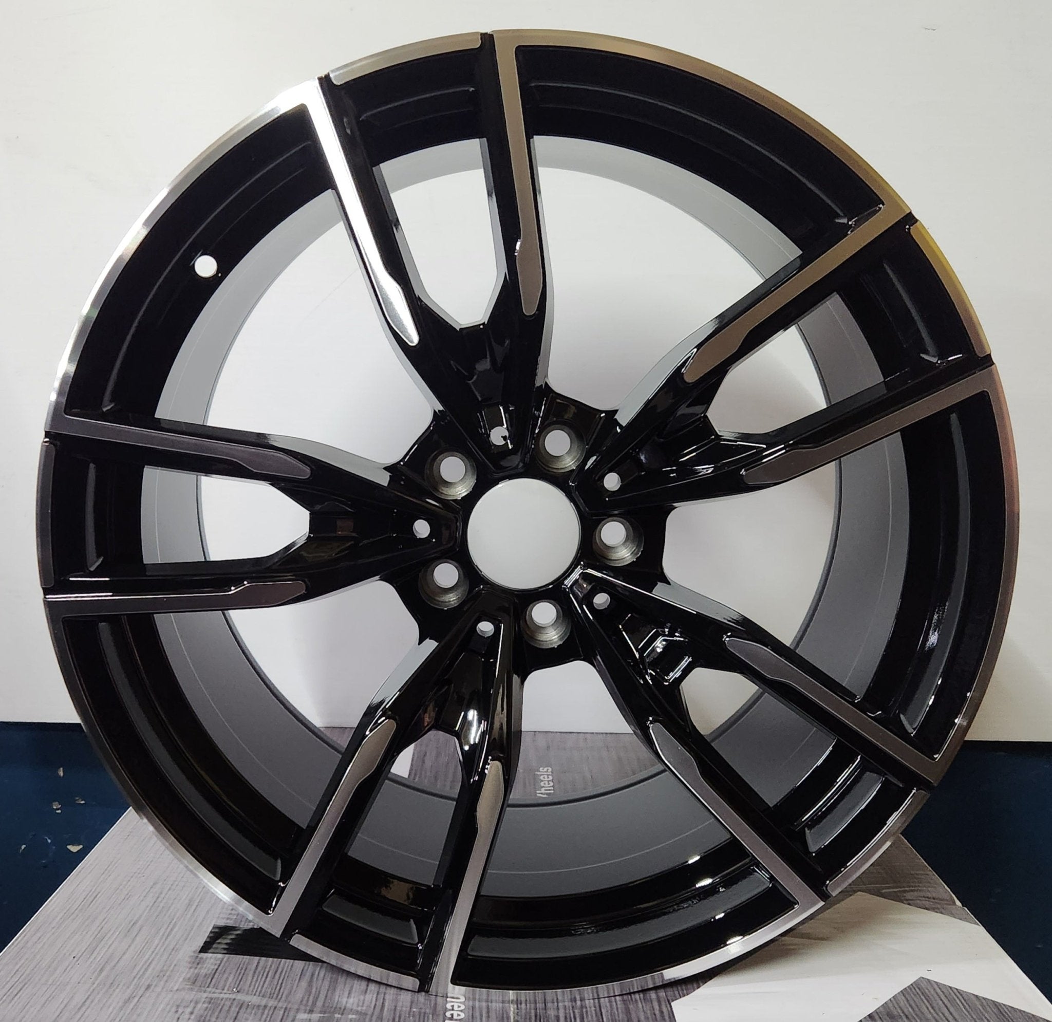OE-5478 792M STYLE 19X9.5 5X112 PIANO BLACK MACHINED FACE AND MACHINED LINE
