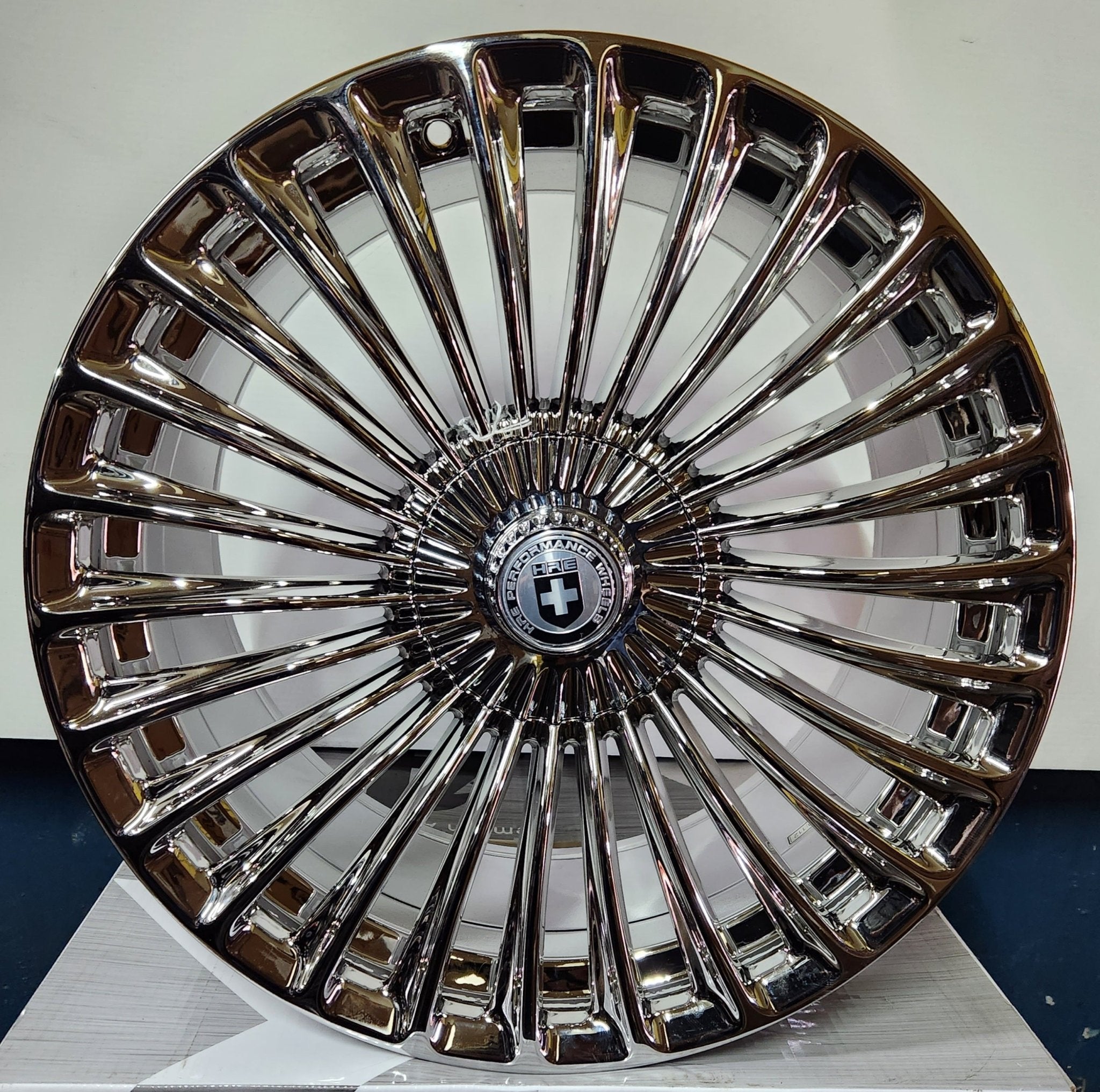 WHEELS OE- 10550 LGF- 812 19x8.5 VACCUM CHROME 5x112