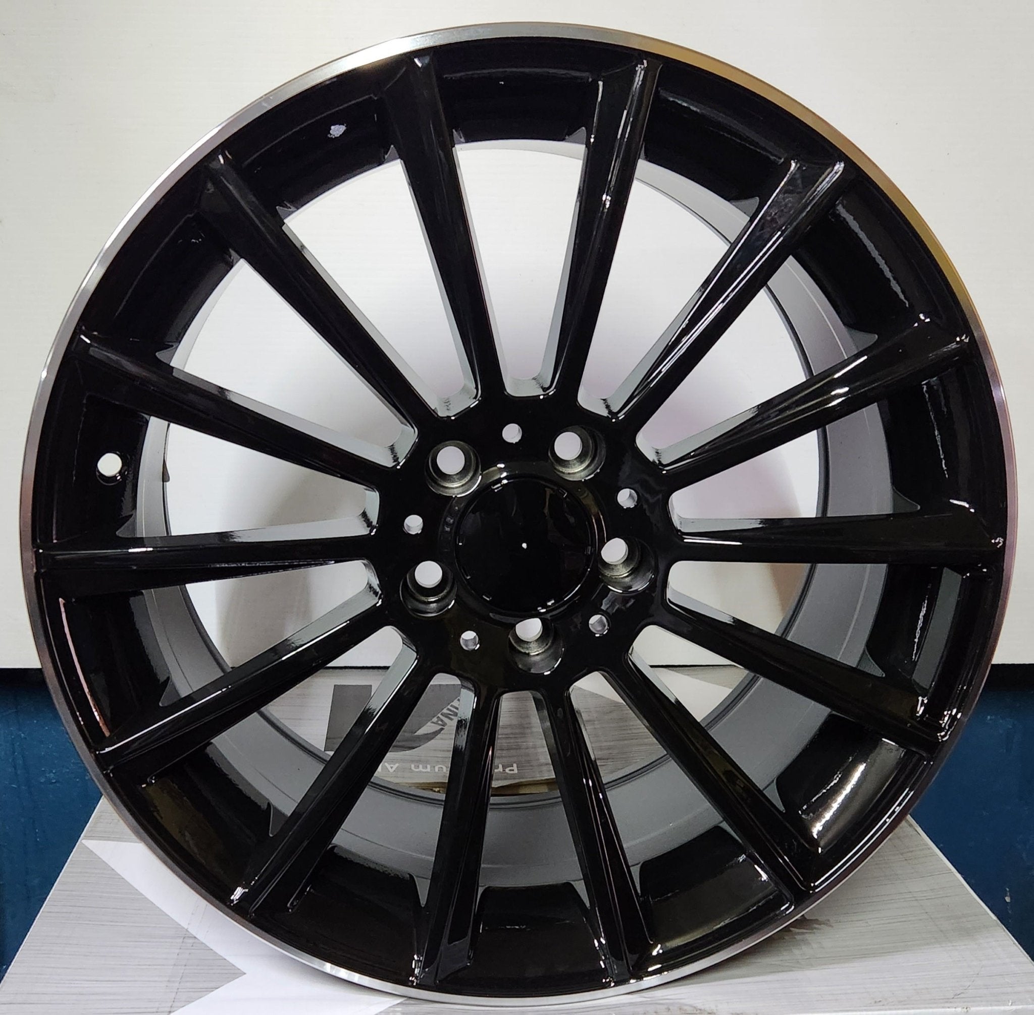 OE-0236 18X8.5 5X112 PIANO BLACK MACHINED LIP