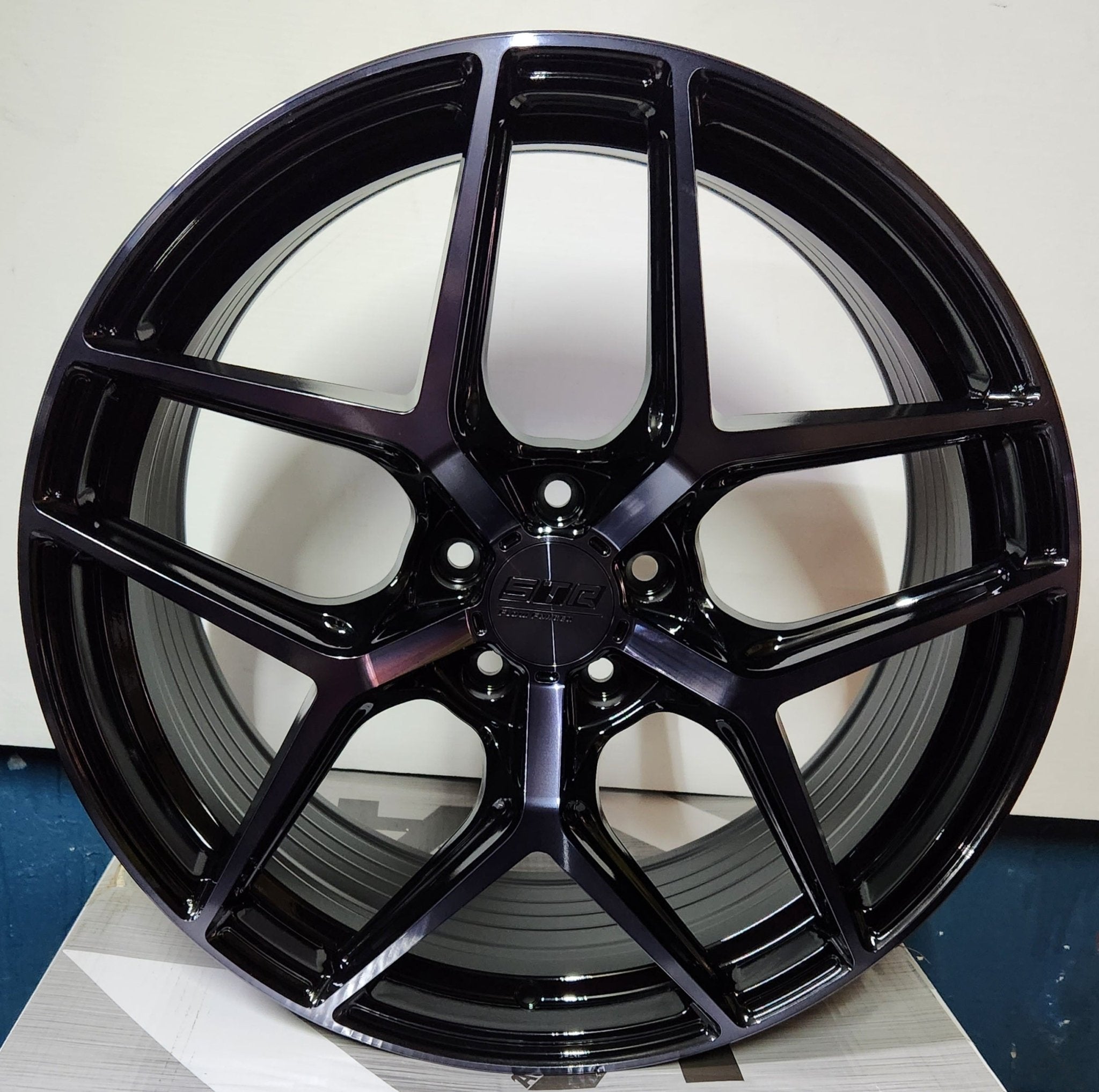 STR908 20X8.5 5X114.3 SATIN BLACK DART TINT