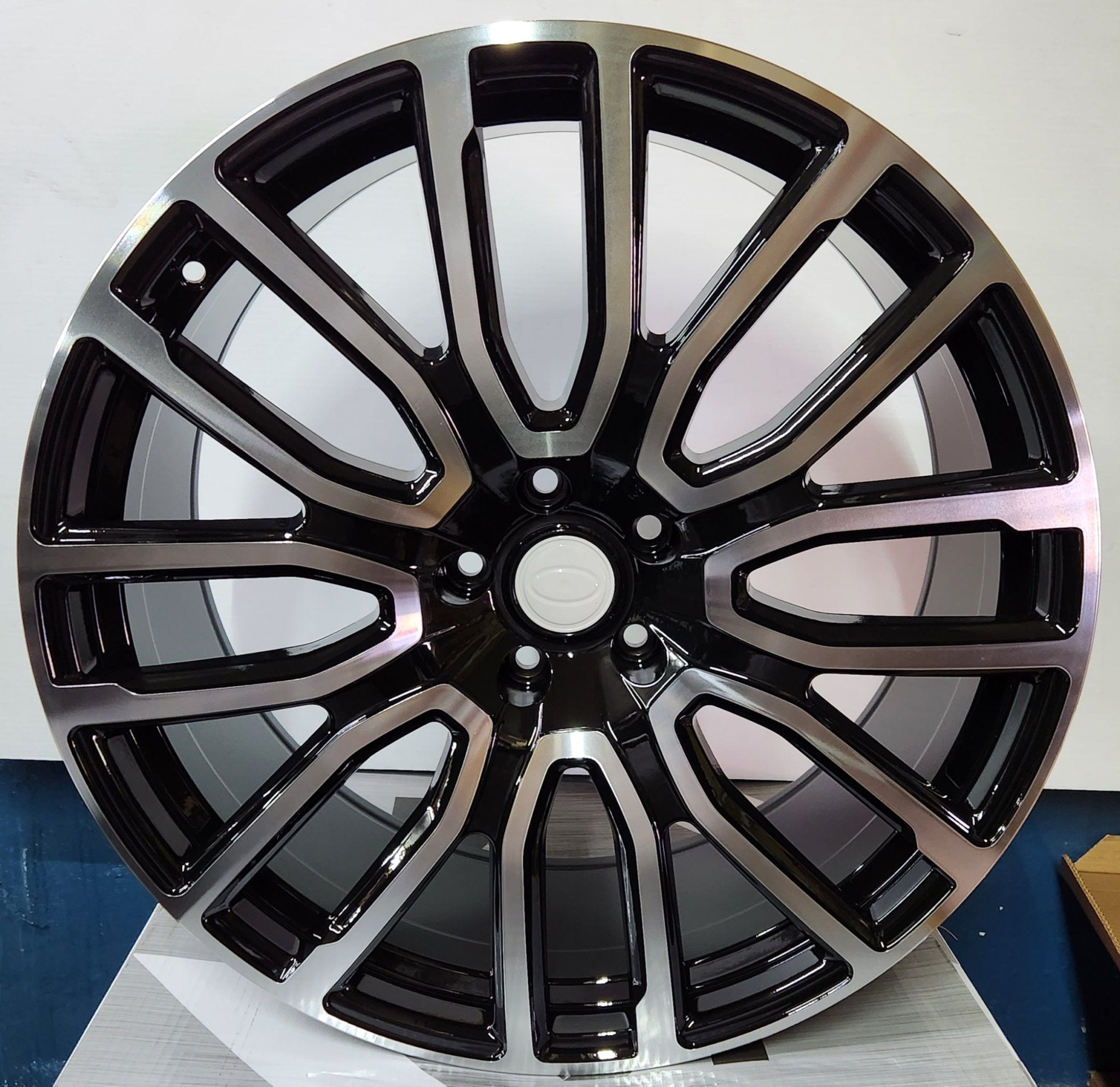 W793 22X9.5 5X120 BLACK MACHINED FACE