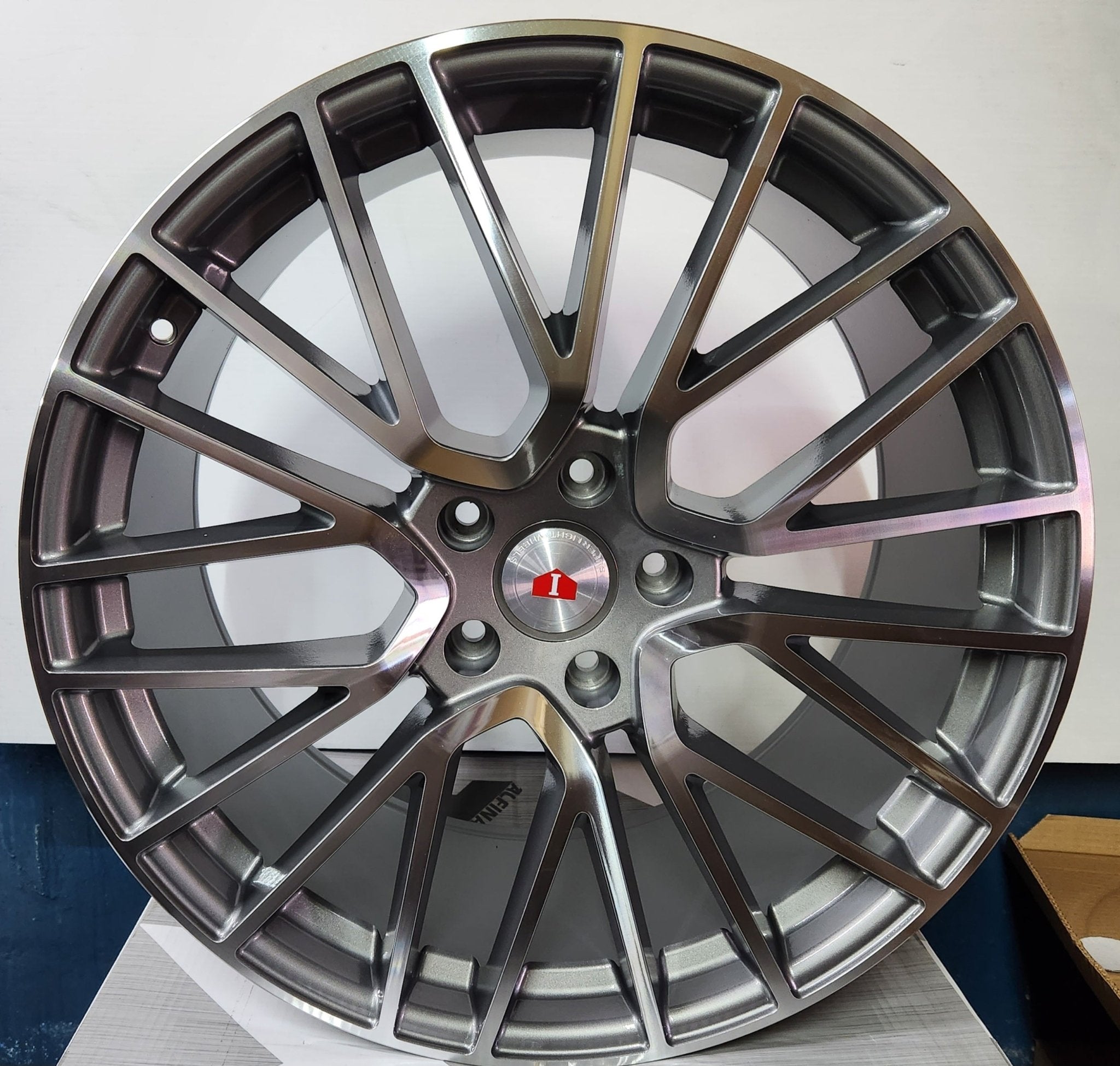 RP27 22X10 5X130 MACHINED FACE W/GUNMETAL OUTLINE