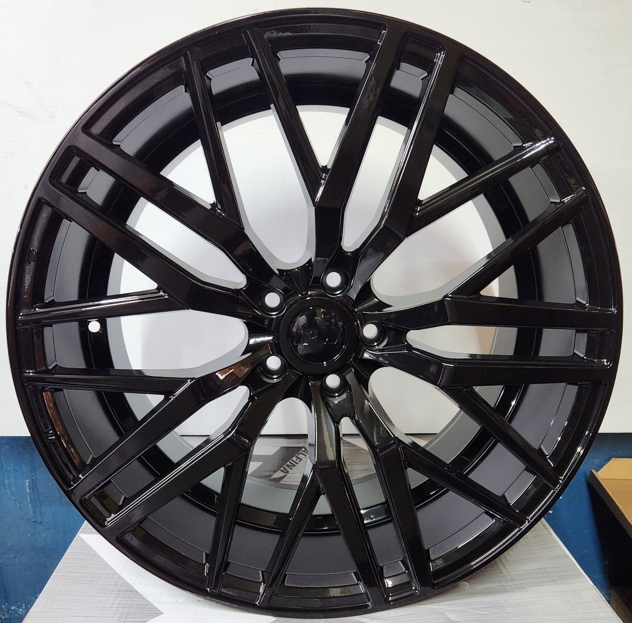 W1508 20X8.5 5X114.3 GLOSS BLACK