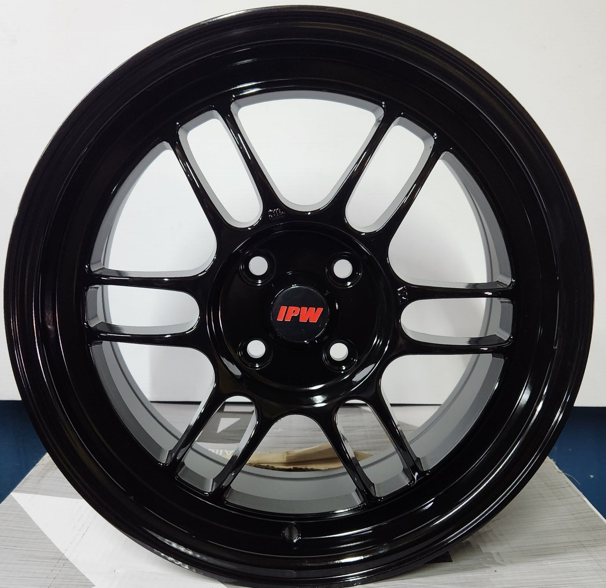 W509 XH621 16X7.0 4X100 GLOSS BLACK