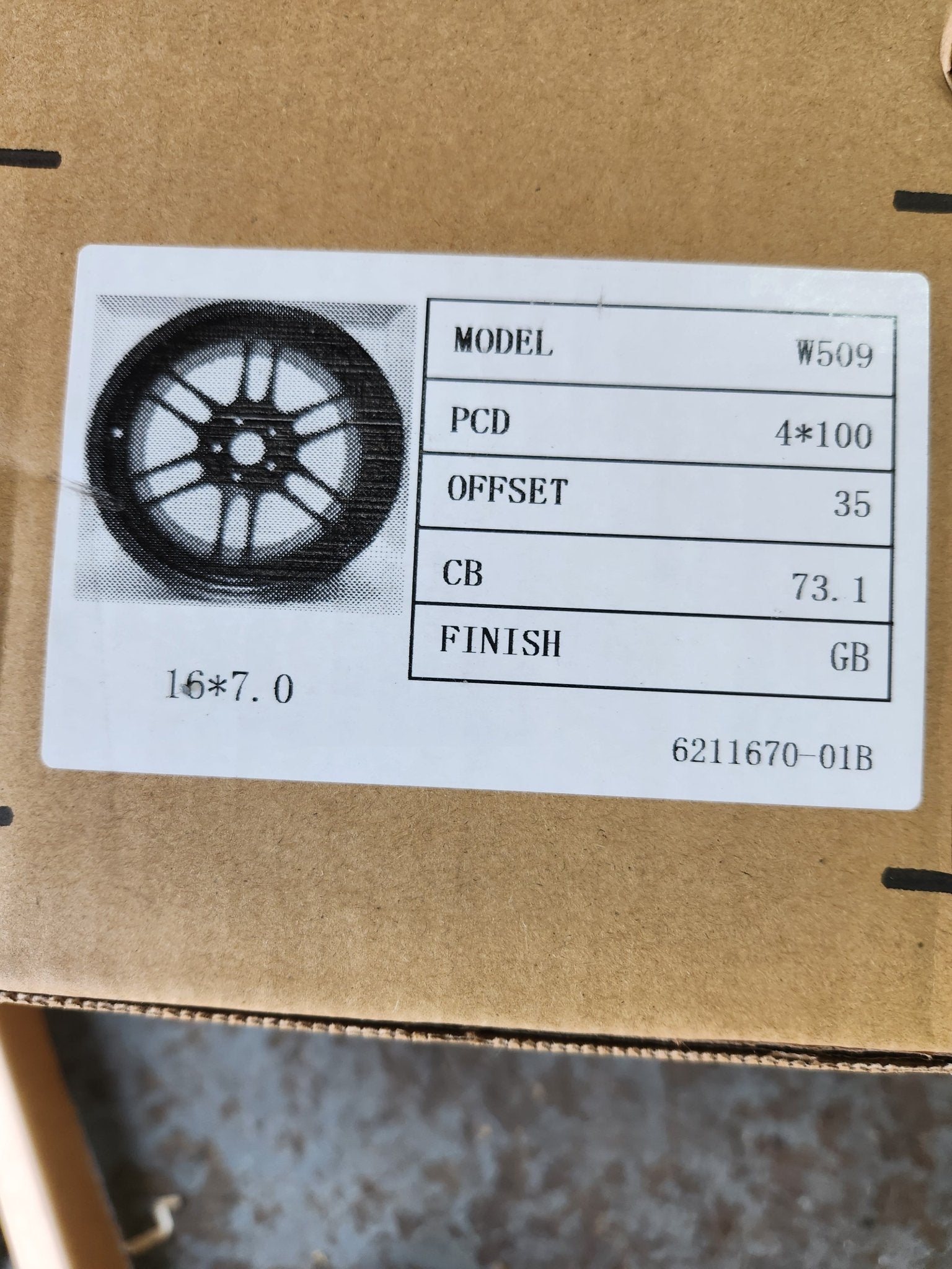 W509 XH621 16X7.0 4X100 GLOSS BLACK
