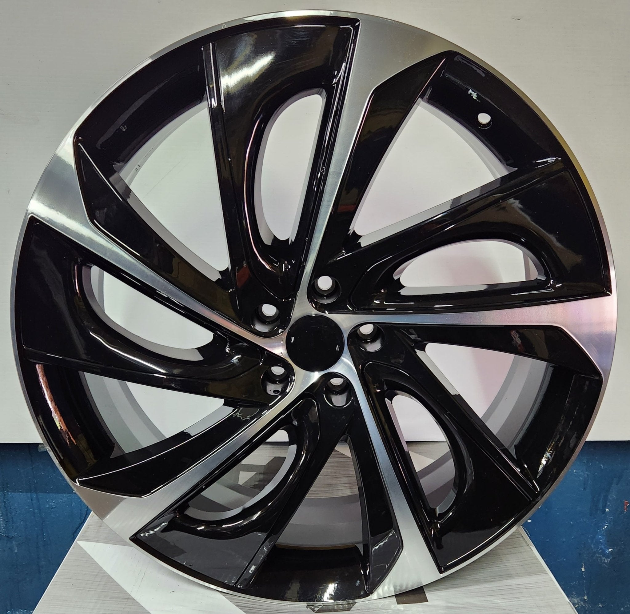 LEX 69402 HYBRID WHEELS 22X8.0 5X114.3 BLACK MACHINED FACE BLACK INSERTS