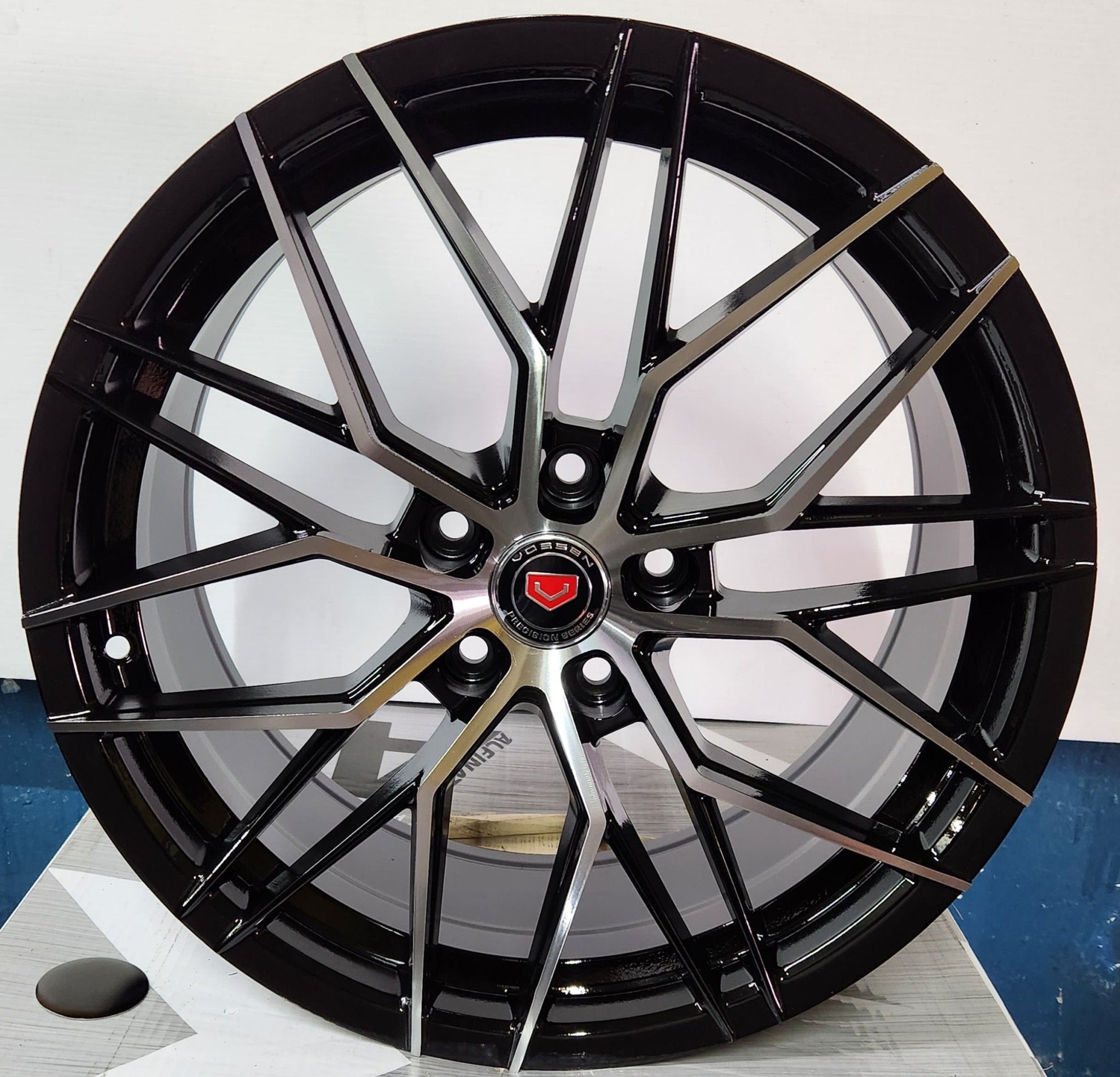 OE-FBX005-8 FLOW FORGED 18X8.0 5X114.3 PIANO BLACK MACHINED FACE