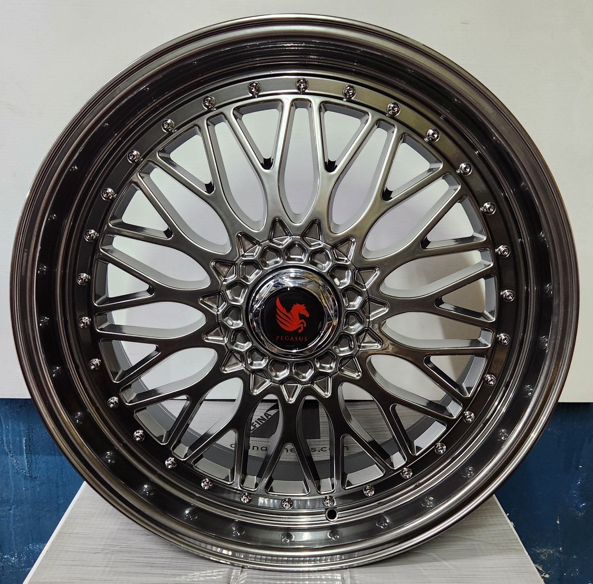 RBM1 22X10.5 5X112 5X114.3 5X120 FULL HYPER CHROME CHROME RIVETS