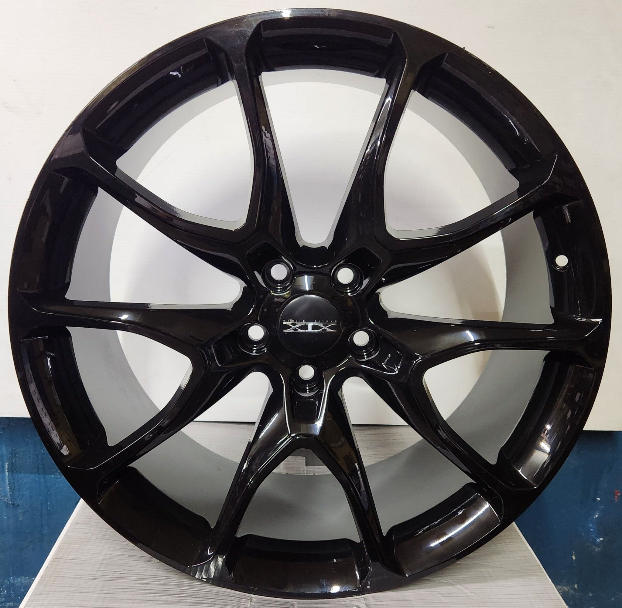 W502 22x10.0 5x127 GLOSS BLACK