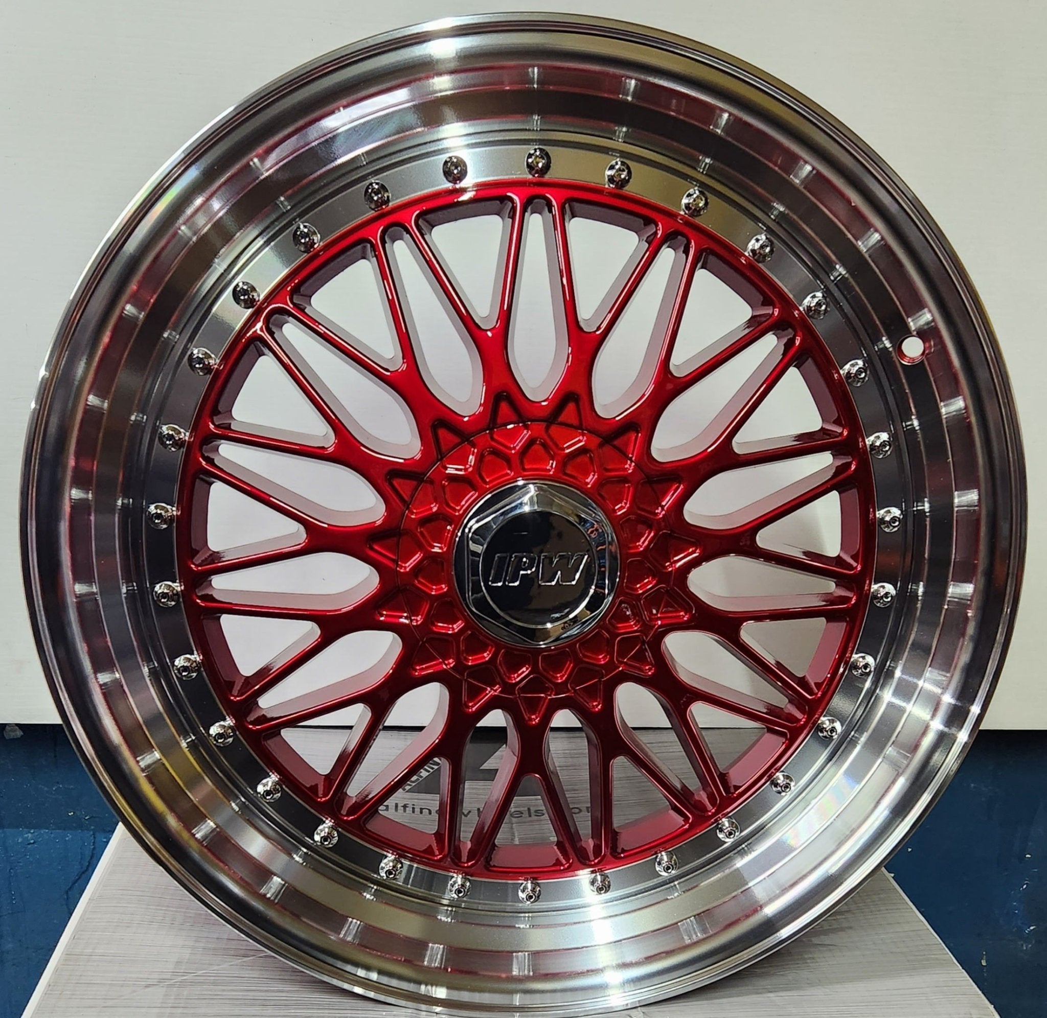 W885 20X8.5 5X114.3- 5X120 RED MACHINED LIP WITH SILVER