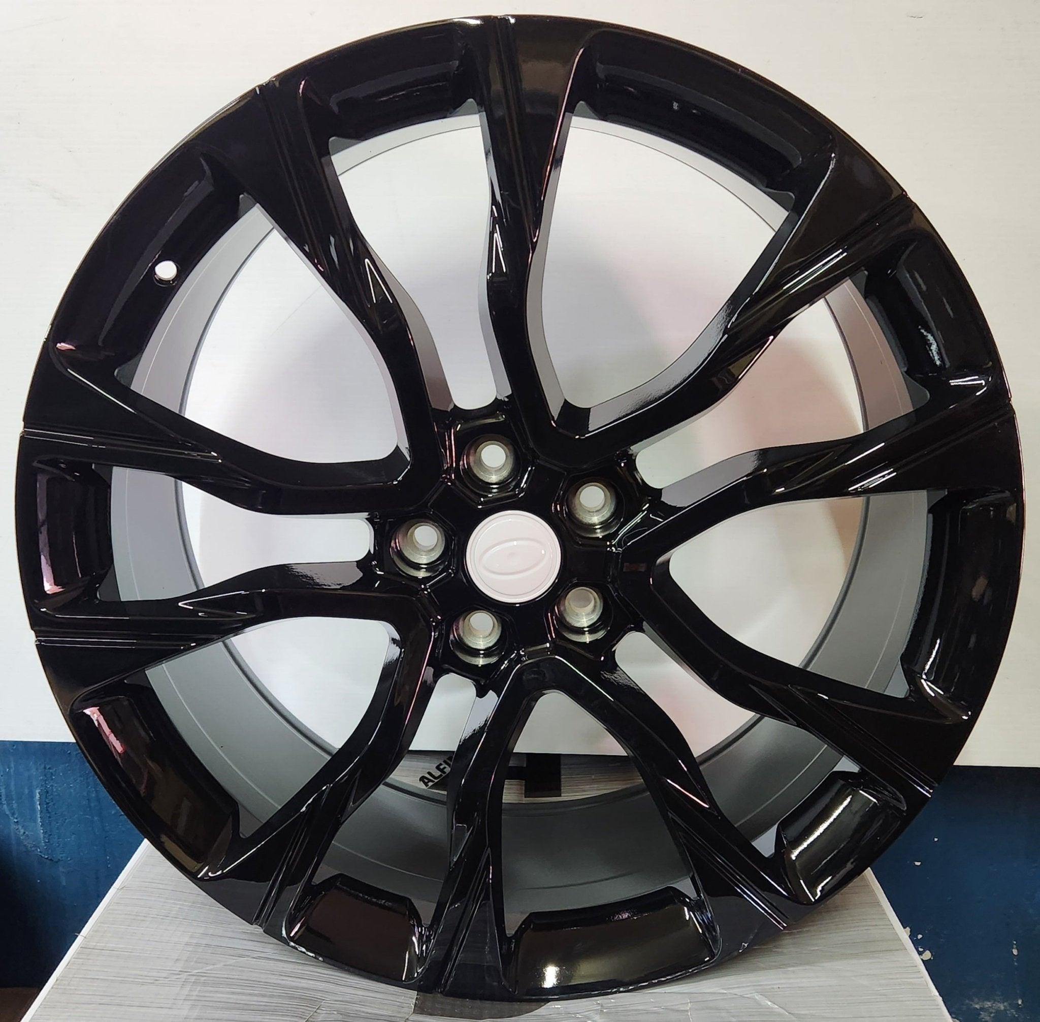 OE-838 22X9.5 5X120 PIANO BLACK