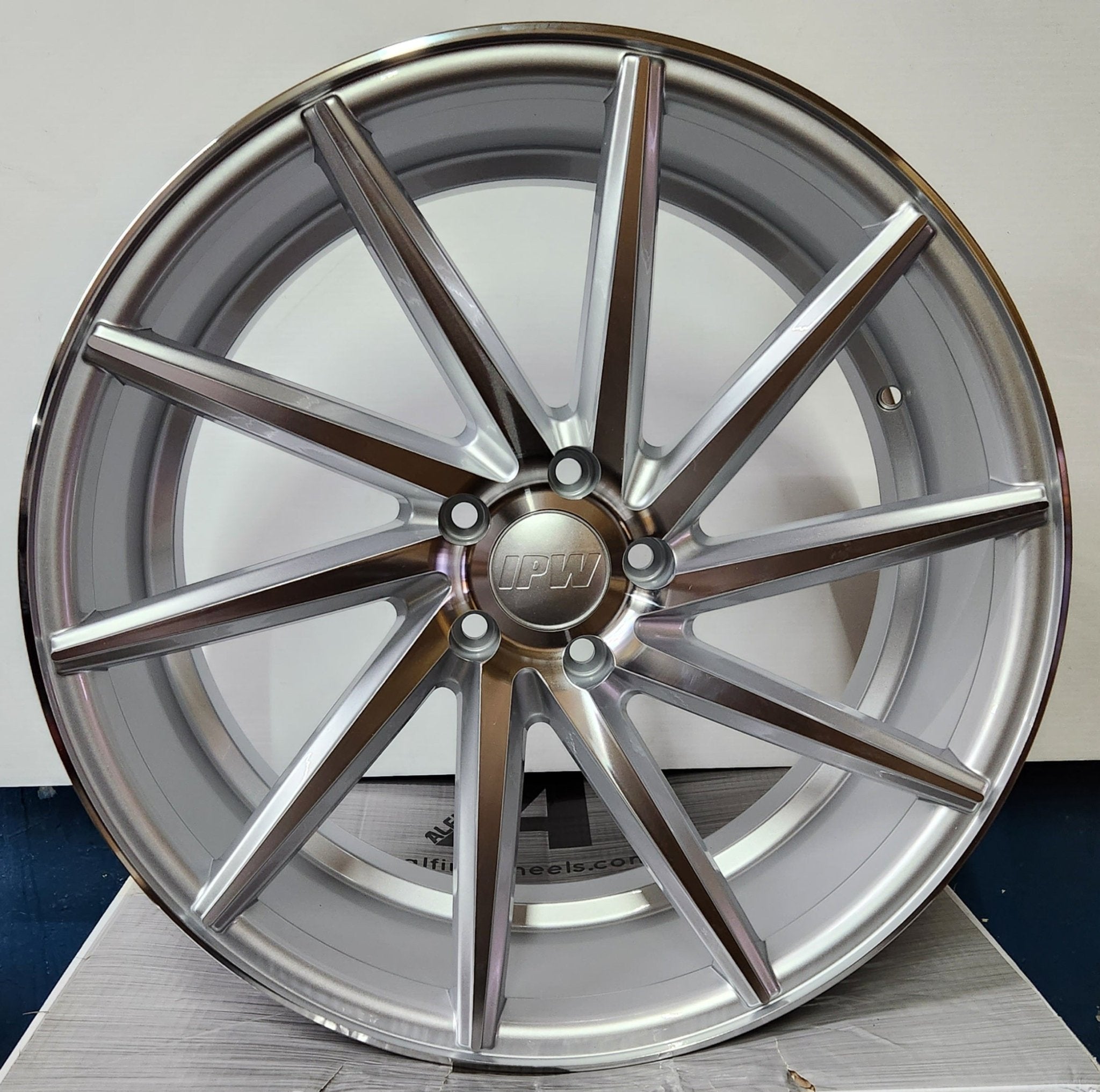 W013 20X8.5 5X112 SILVER