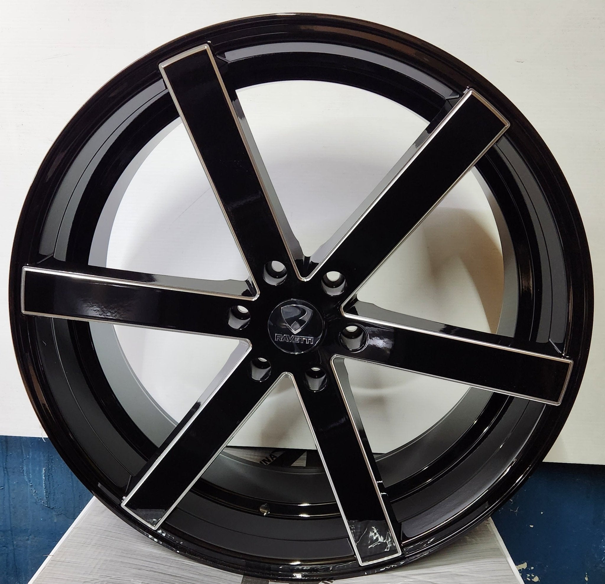 ELO RAV- M3 26172BMW 26X10 6X135 BLACK + MILLED SPOKE