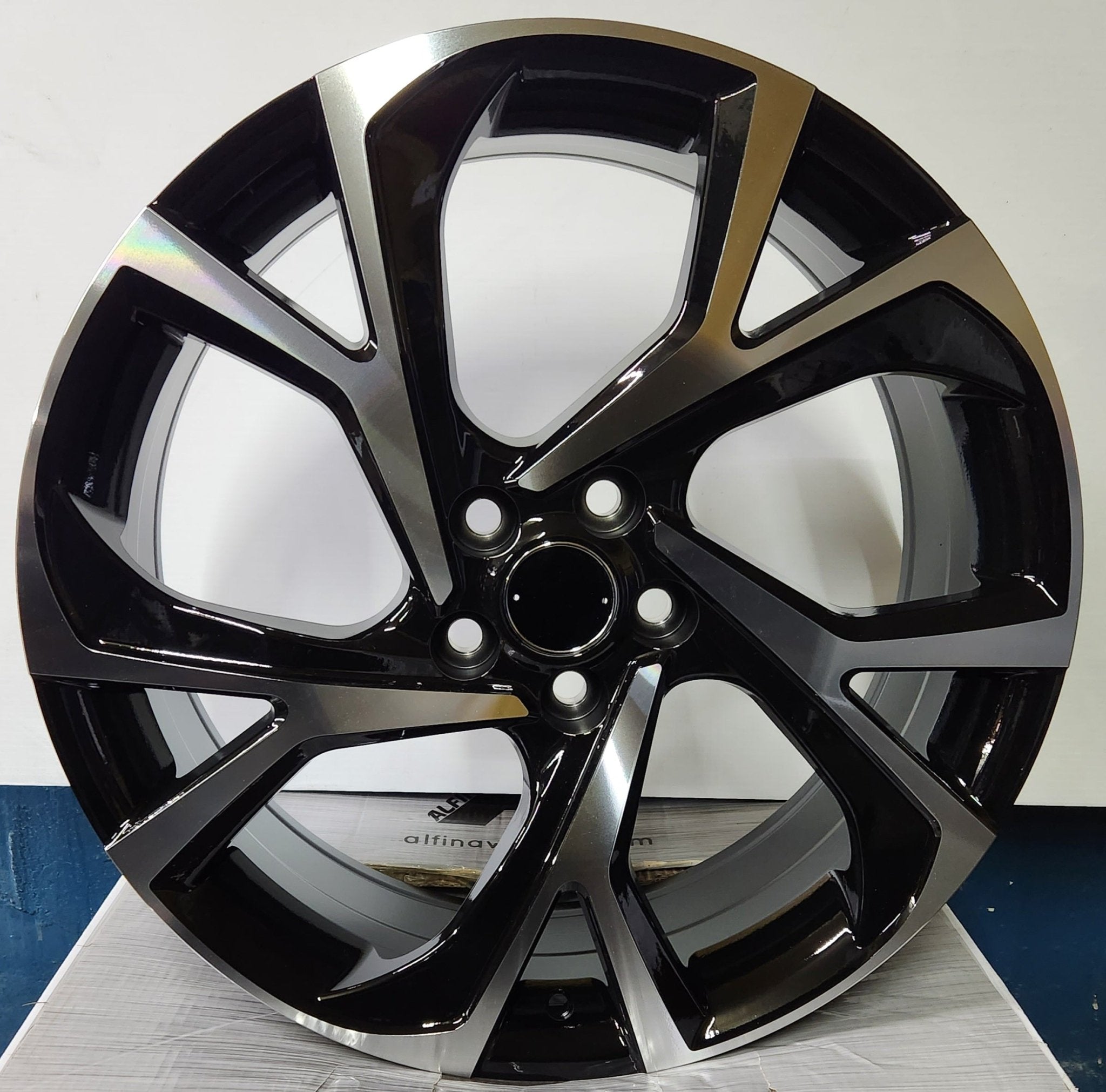 W204 XH460 20X7.5 5X114.3 BLACK MACHINED FACE