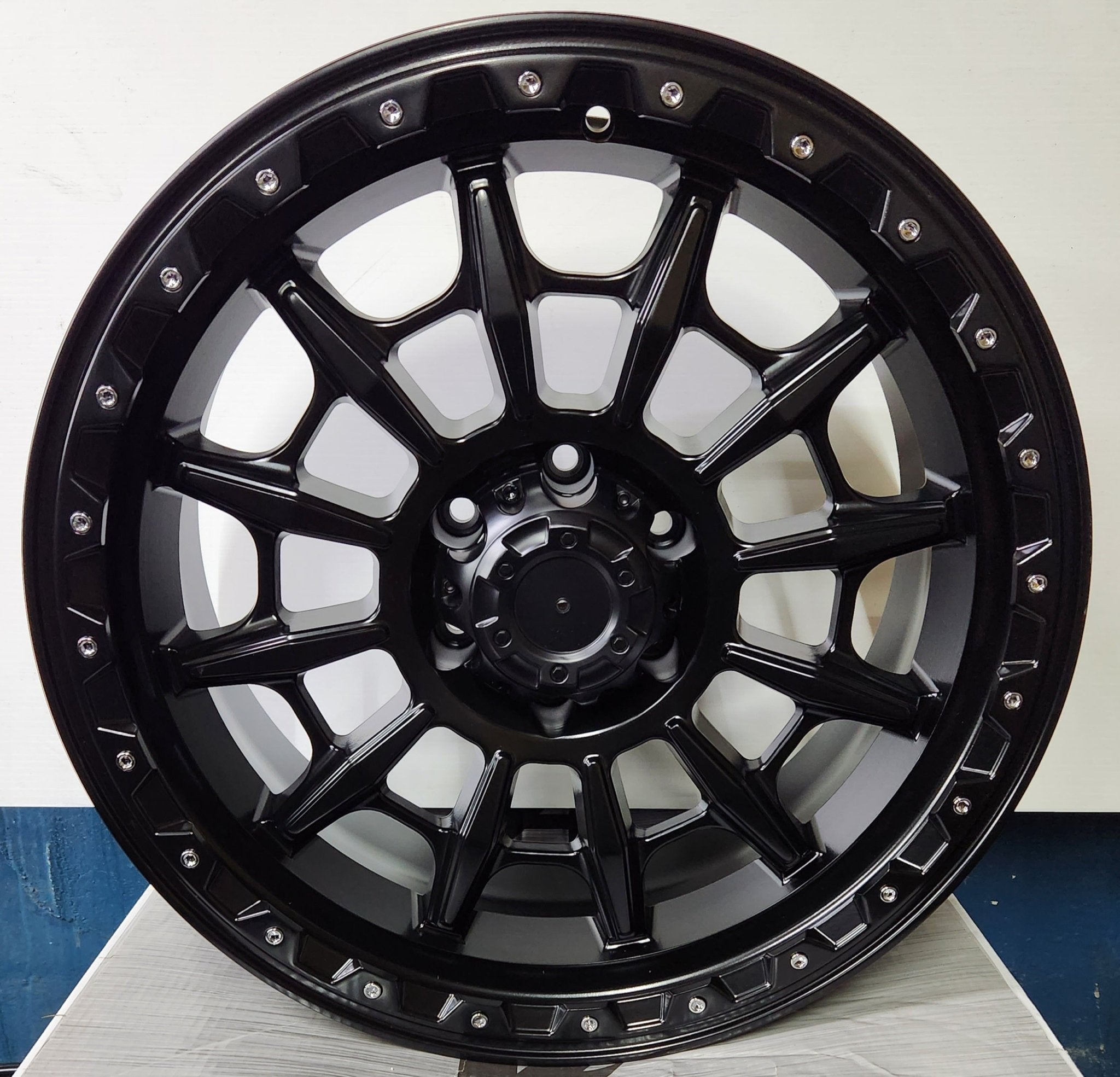 JT200 20X9.0 6X5.5 MB+CHROME RIVETS