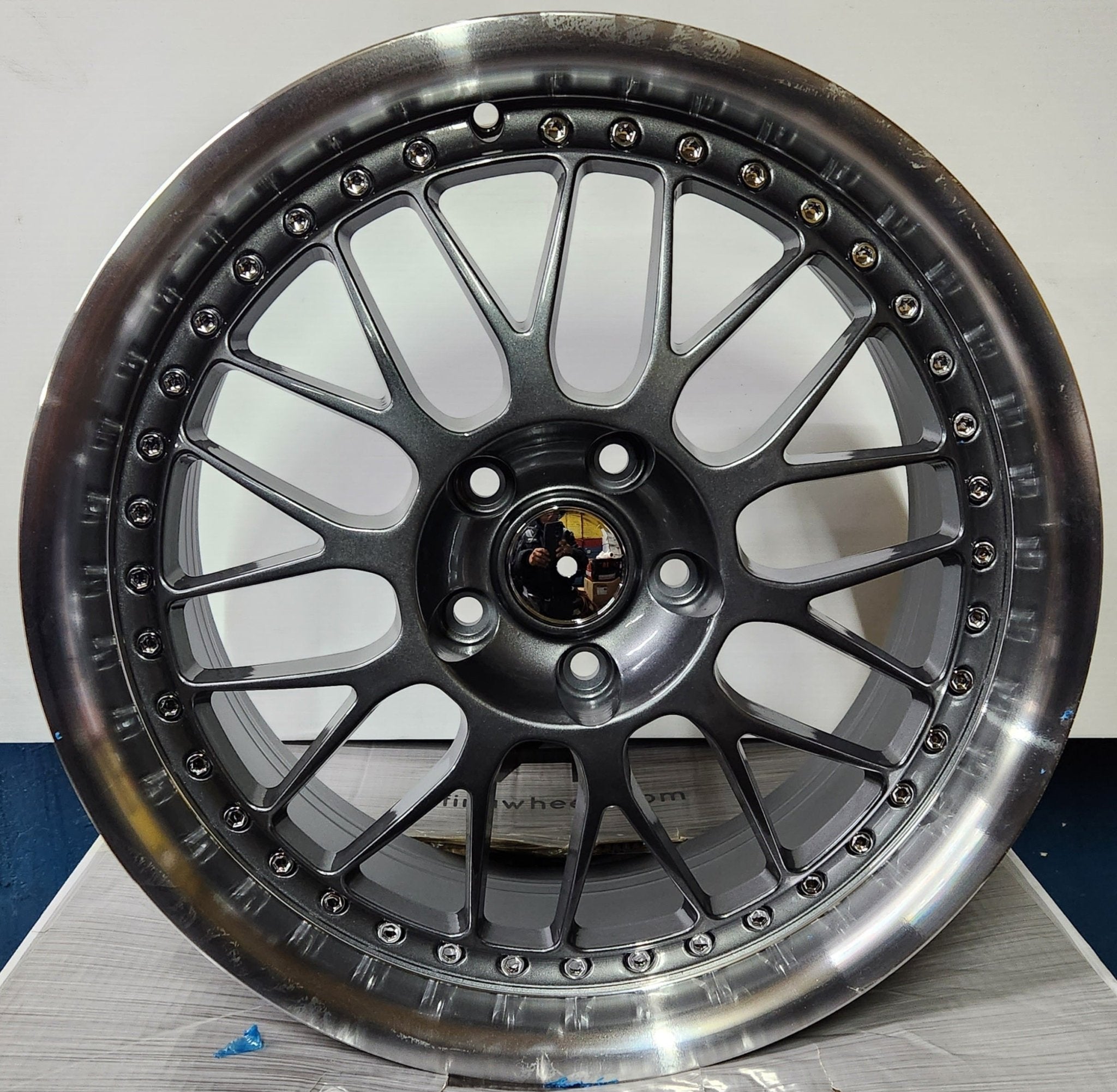 MAKSTTON 686 5X114.3 18X8 5X115 GM POLISH LIP