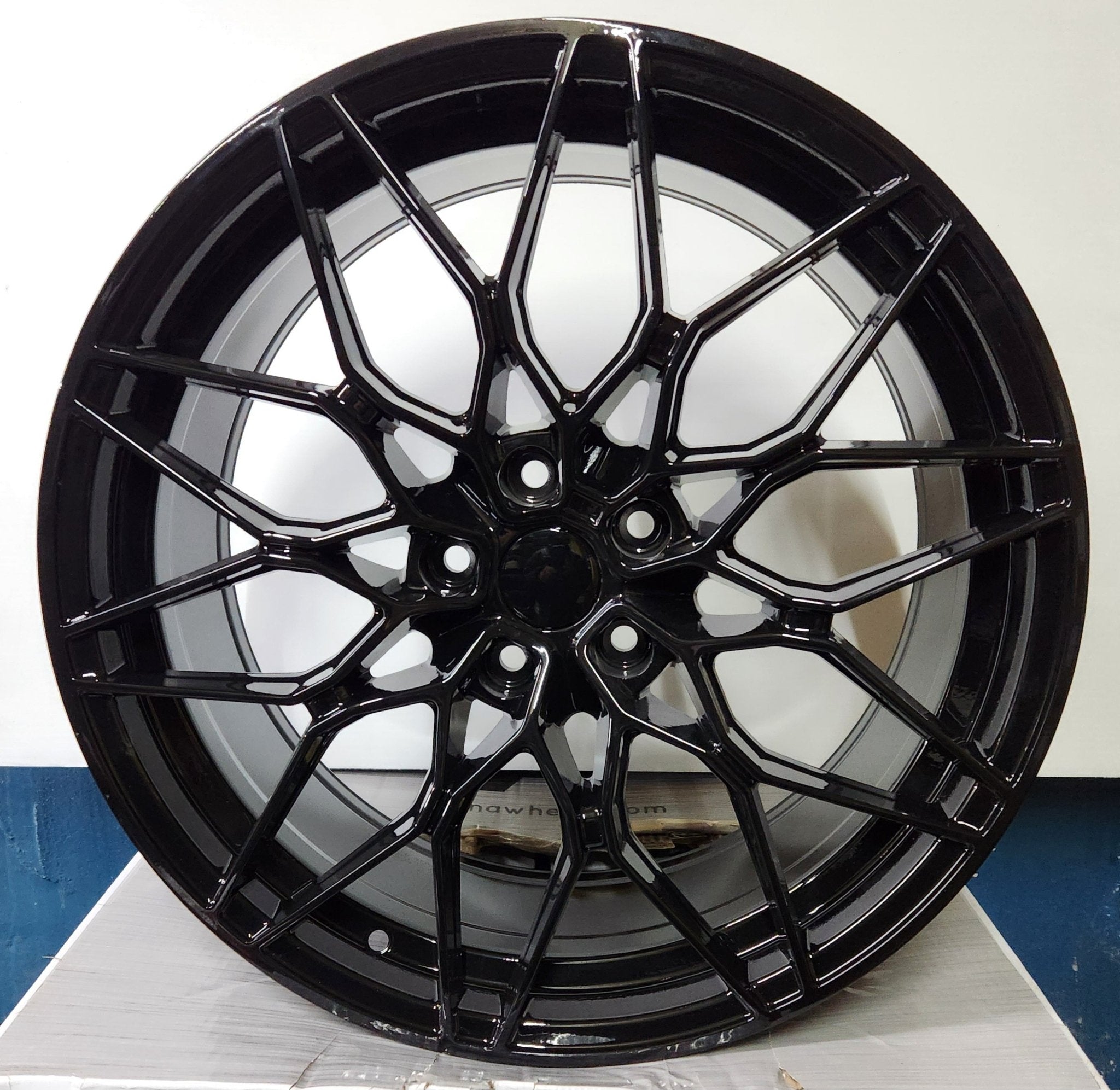 GWG 284 19x8.0 5x112 GLOSS BLACK