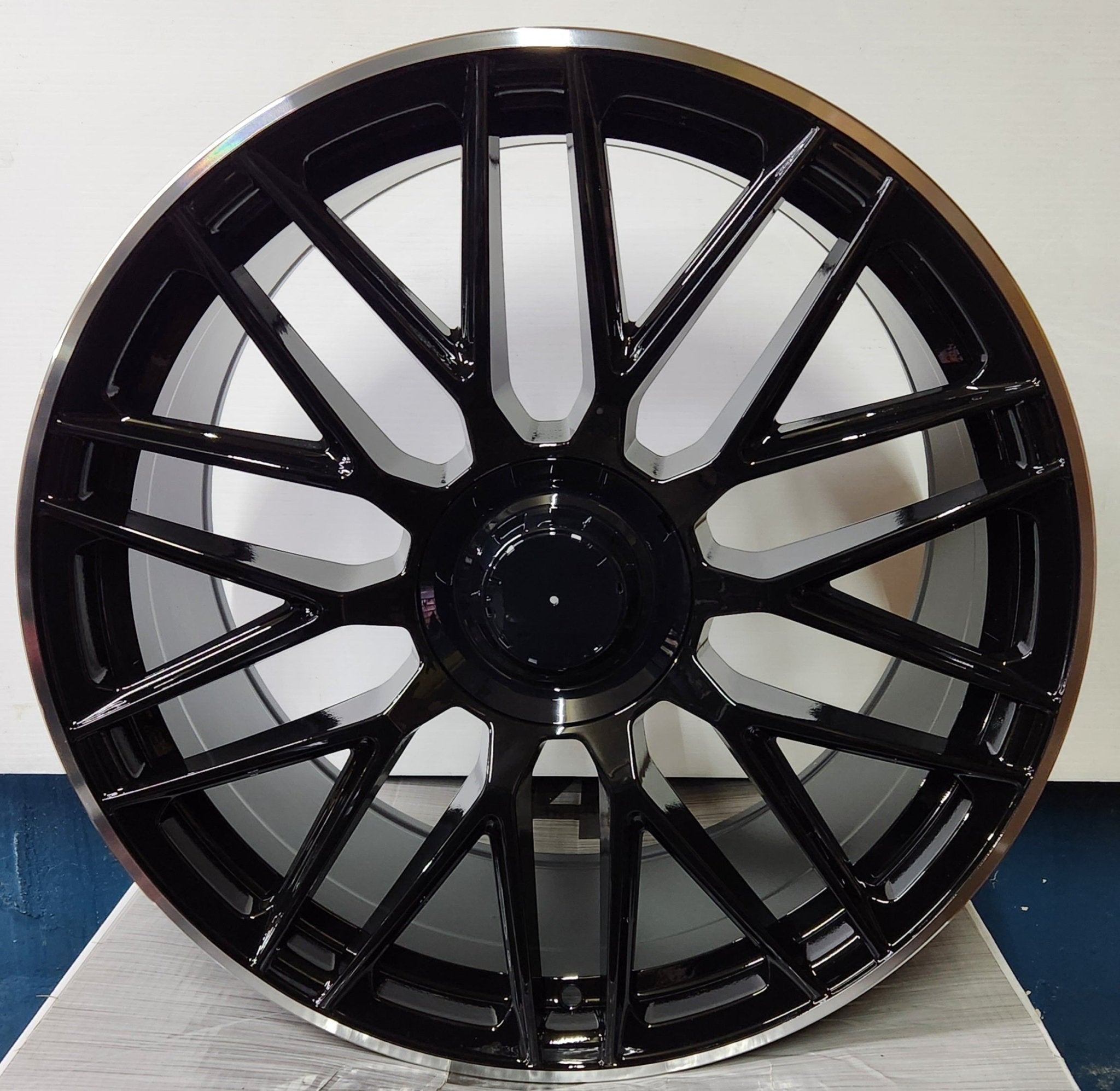 OE-1118 20X9.5 5X112 GLOSSY BLACK MACHINE LIP