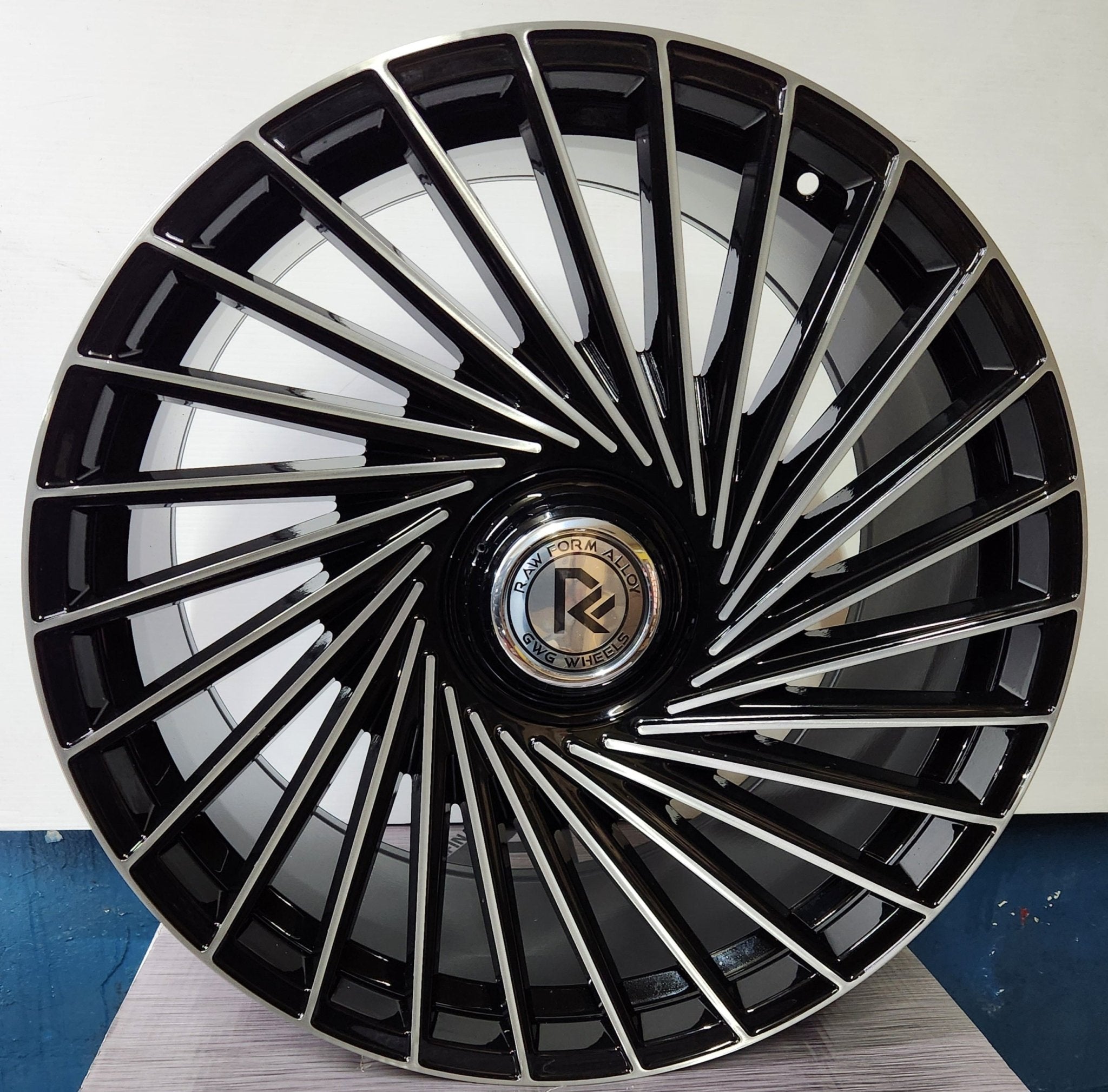 GWG RF2 22X10.5 BLANK GLOSS BLACK BRUSHED FACE