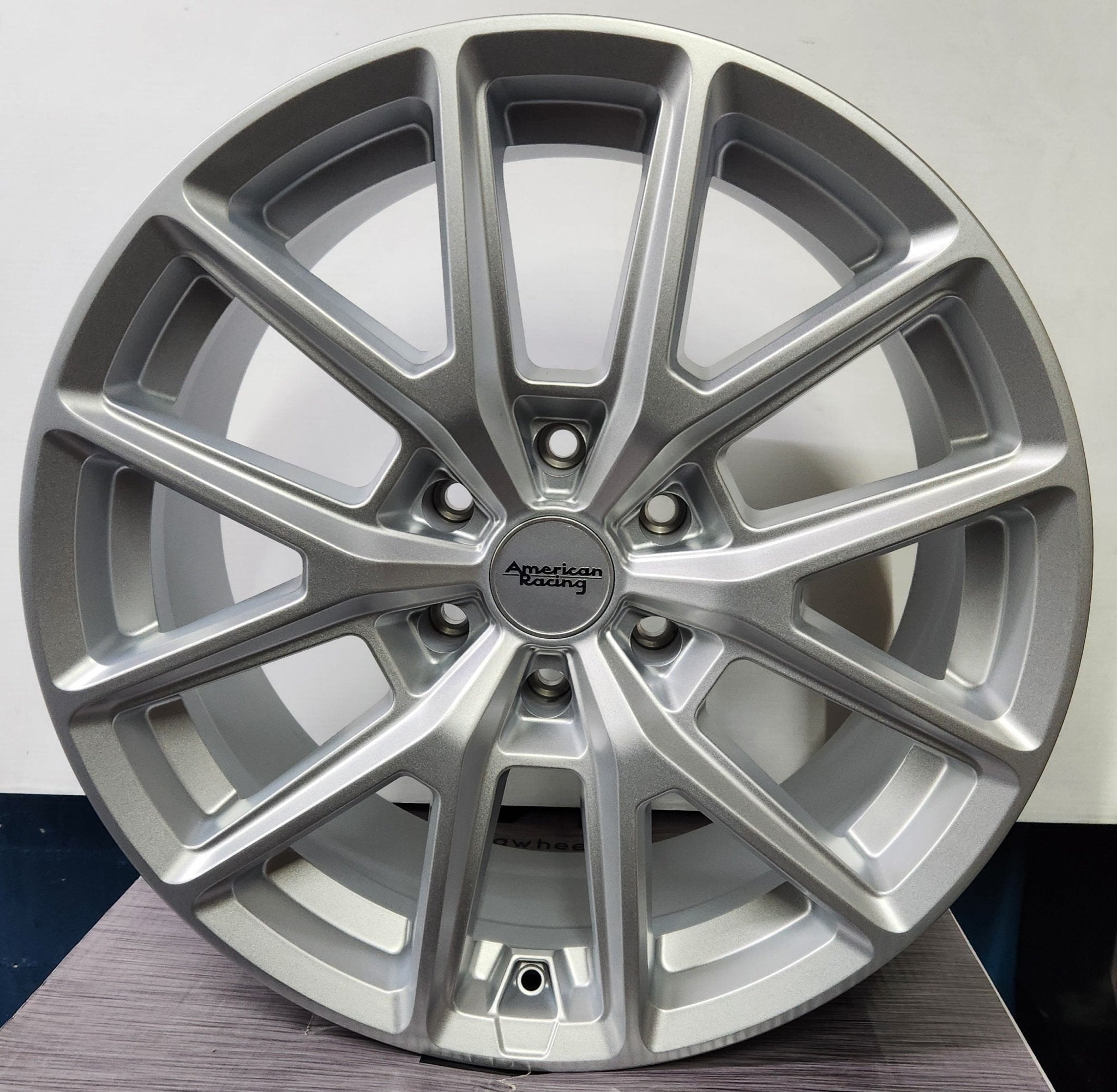 AR945 20X9 6X139.7 SILVER