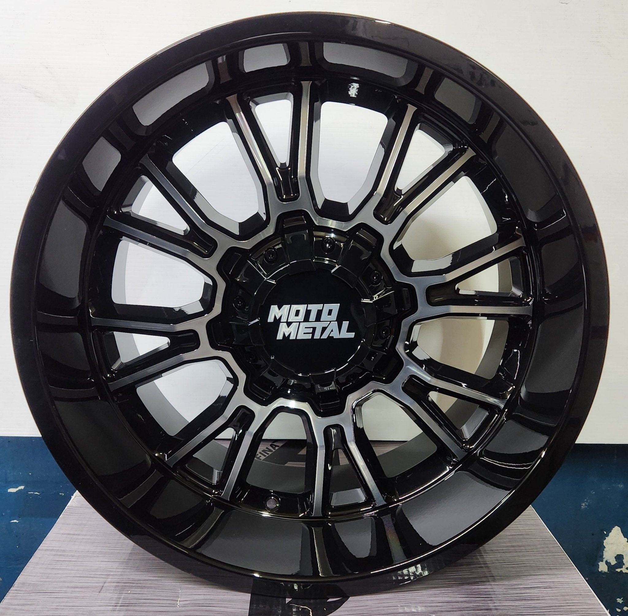 MO810 20x10 5x127 5x139.7 GLOSS BLACK ACHINED