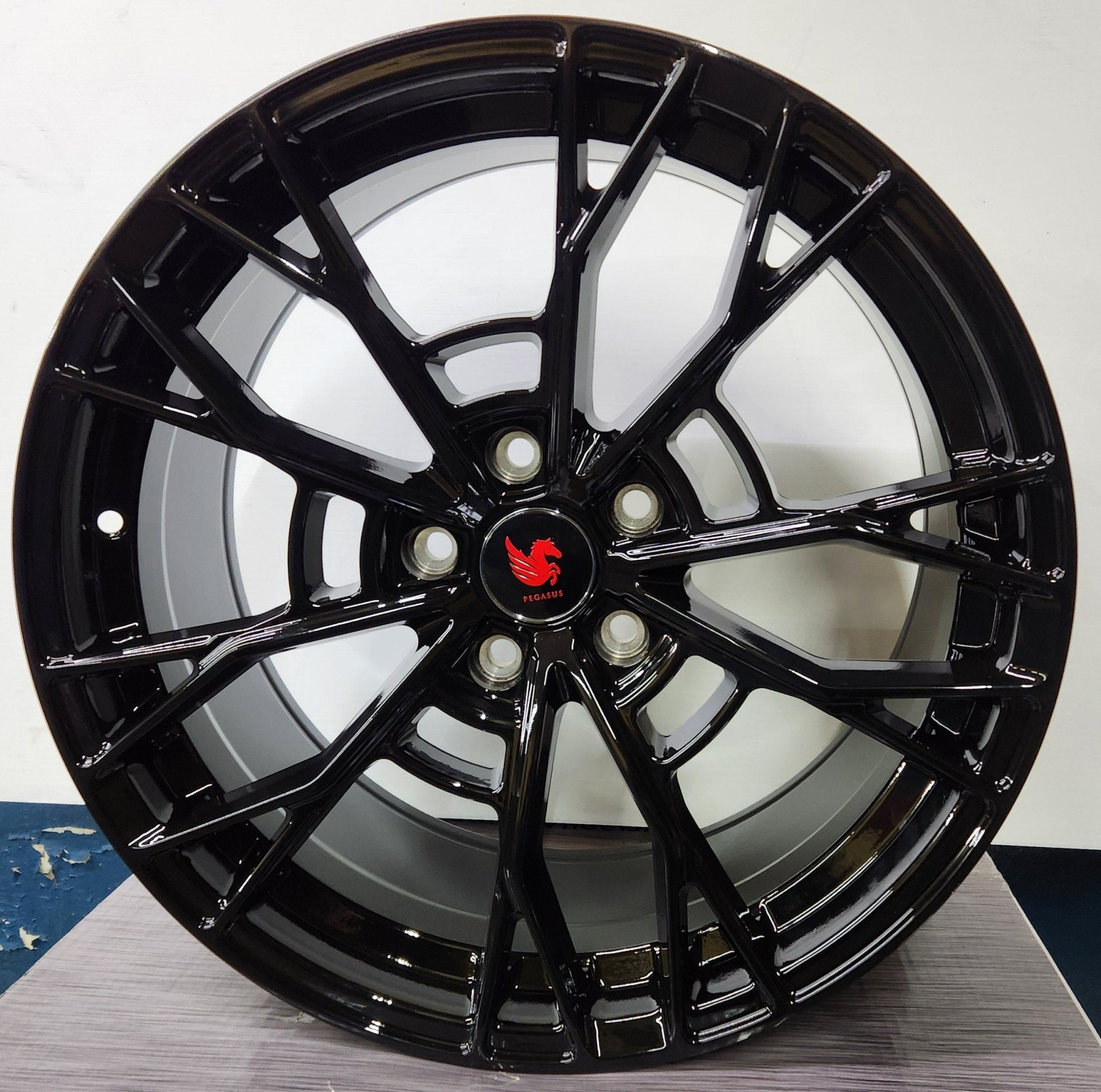 ZS-35 18x8.5 5x114.3 PIANO BLACK
