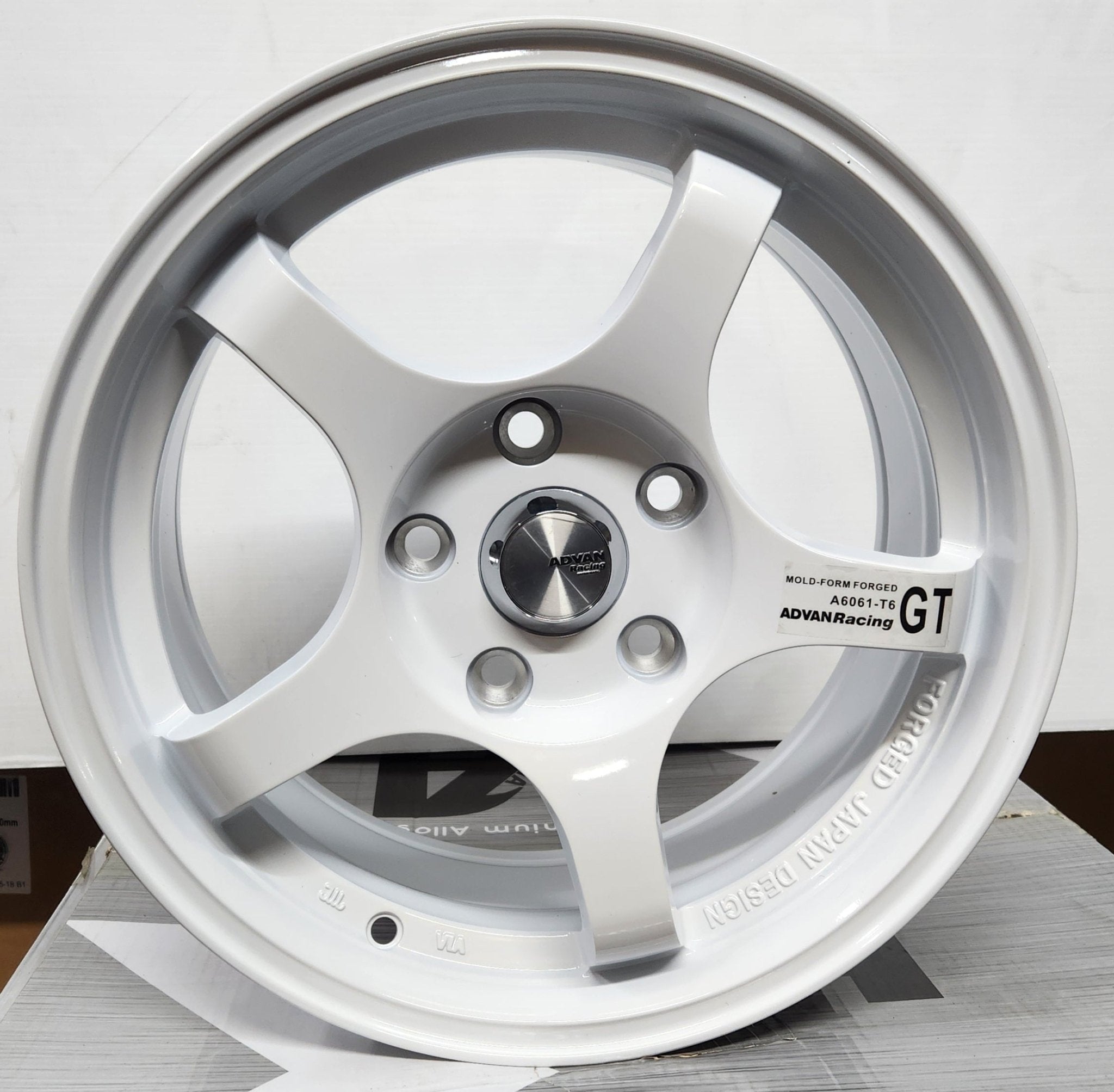 ZS19 ADVAN GT 15x7.0 5x112 5X114.3 WHITE