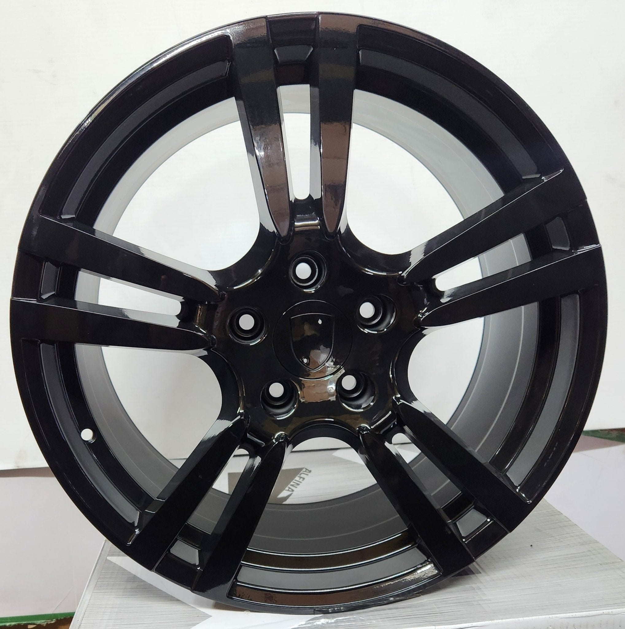 W856 249 20x9.5 5x130 GLOSS BLACK
