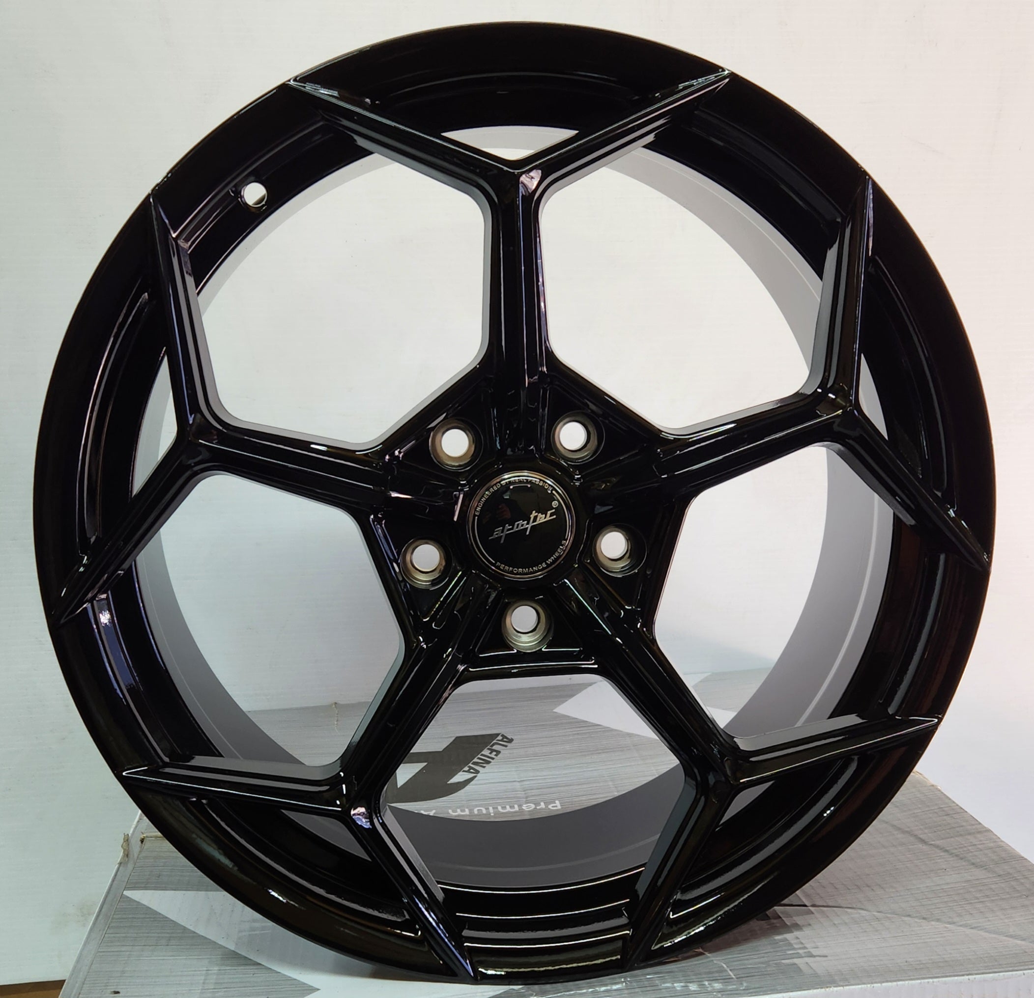 KC-8 18x8.0 5x114.3 GLOSS BLACK