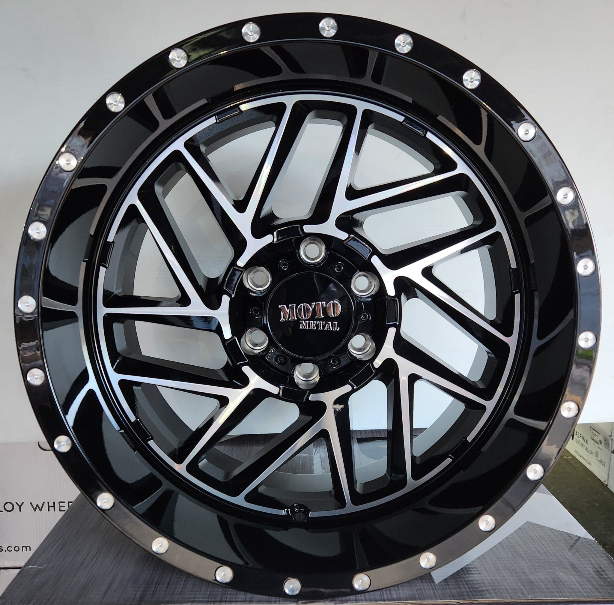 MOTO M098 20x10 6x139.7 GLOSS BLACK MACHINED FACE