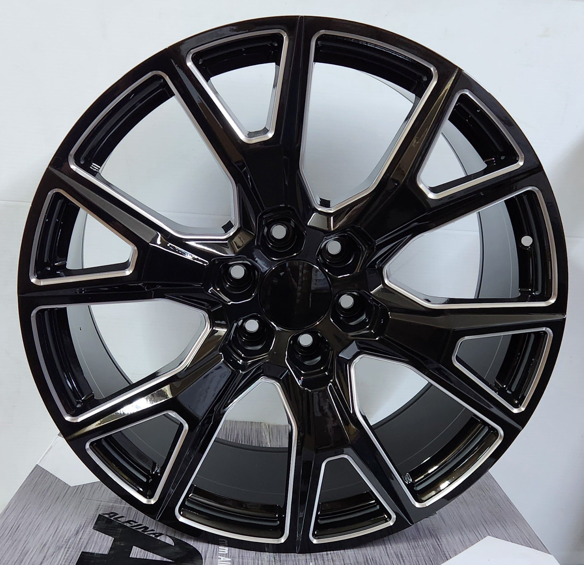 REP368 22x9.5 6x139.7 BLACK EN MILLED