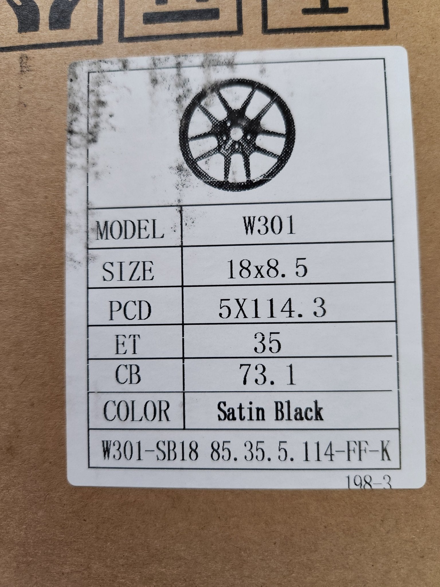 W301 XY31 FLOW FORGED 18x8.5 5x114.3 MATTE BLACK