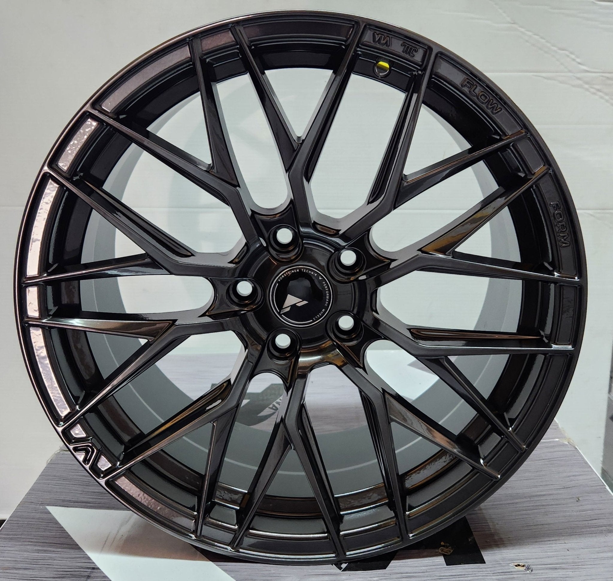DX088 18x8.5 5x112 / 5x114.3 FLOW FORM TITANIUM