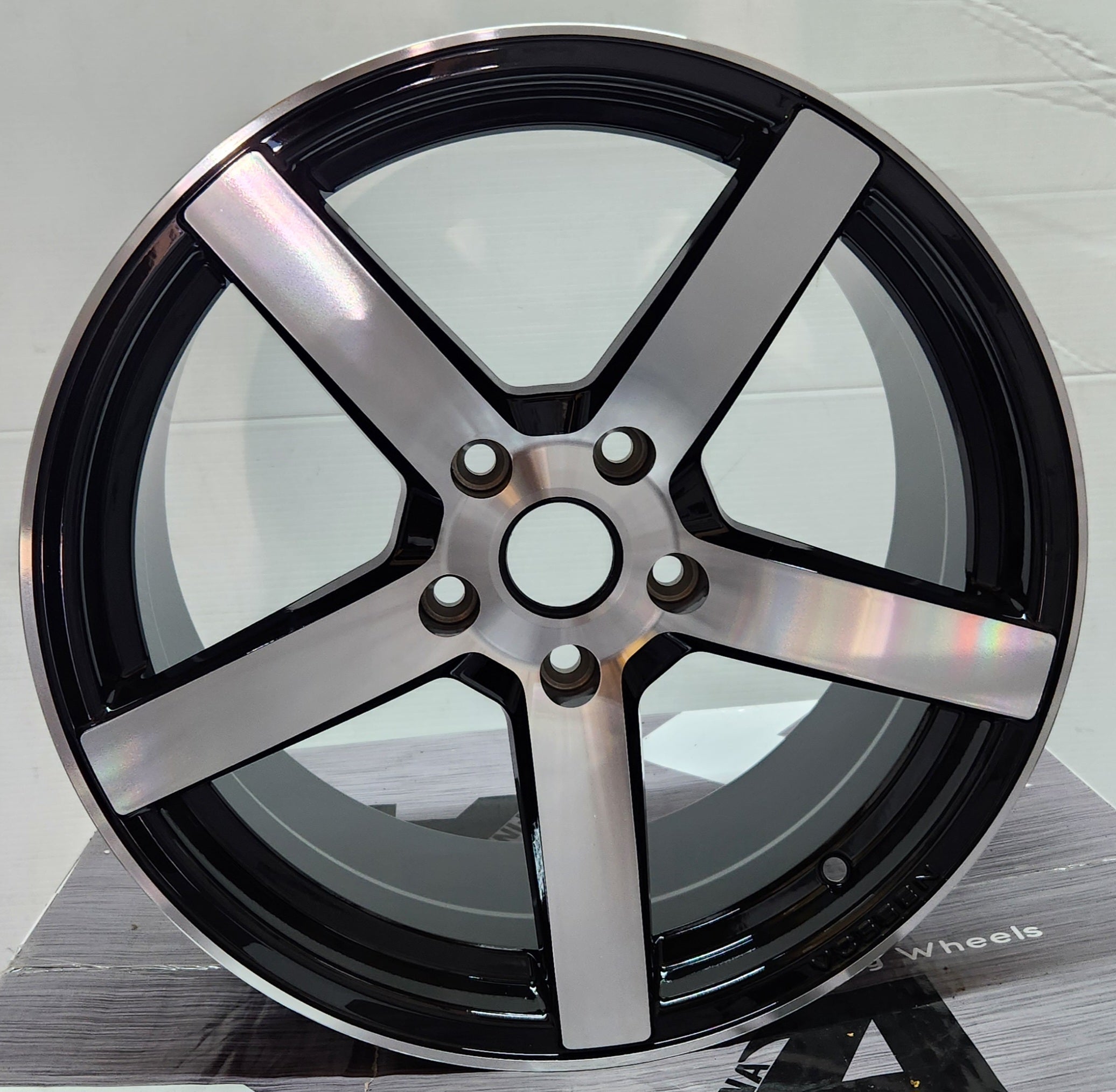 OE-5109 CVR-3 REP 17x8.0 5x114.3 GLOSS BLACK MACHINE FACE
