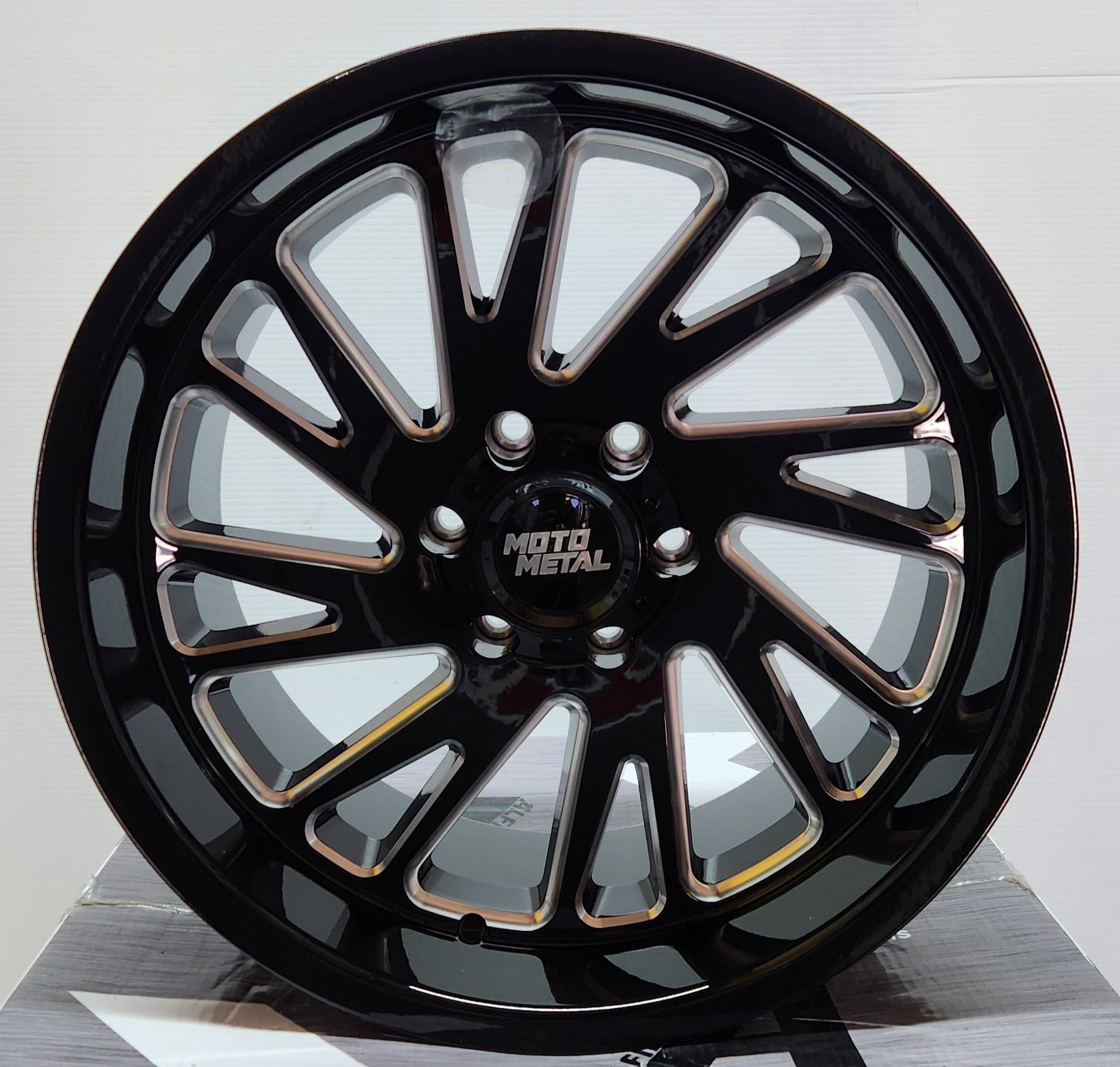 MONTORO MO81 COMBAT 20x10 6x139.7 GLOSS BLACK MILLED