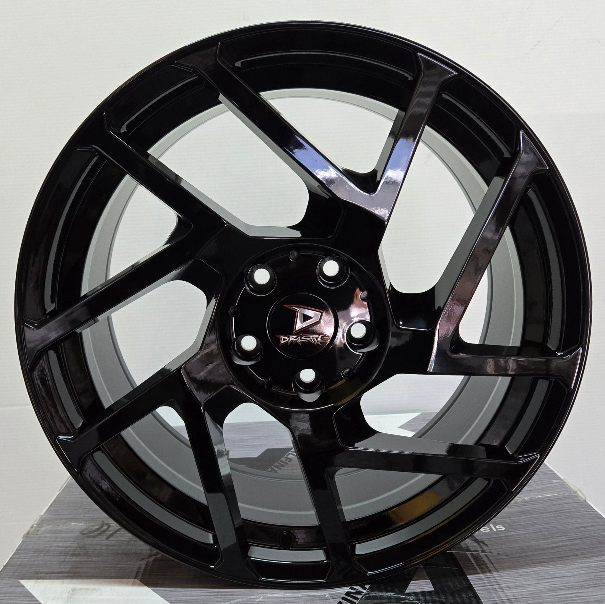DRASTIC DS2-M 18x8 5x114.3 BLACK