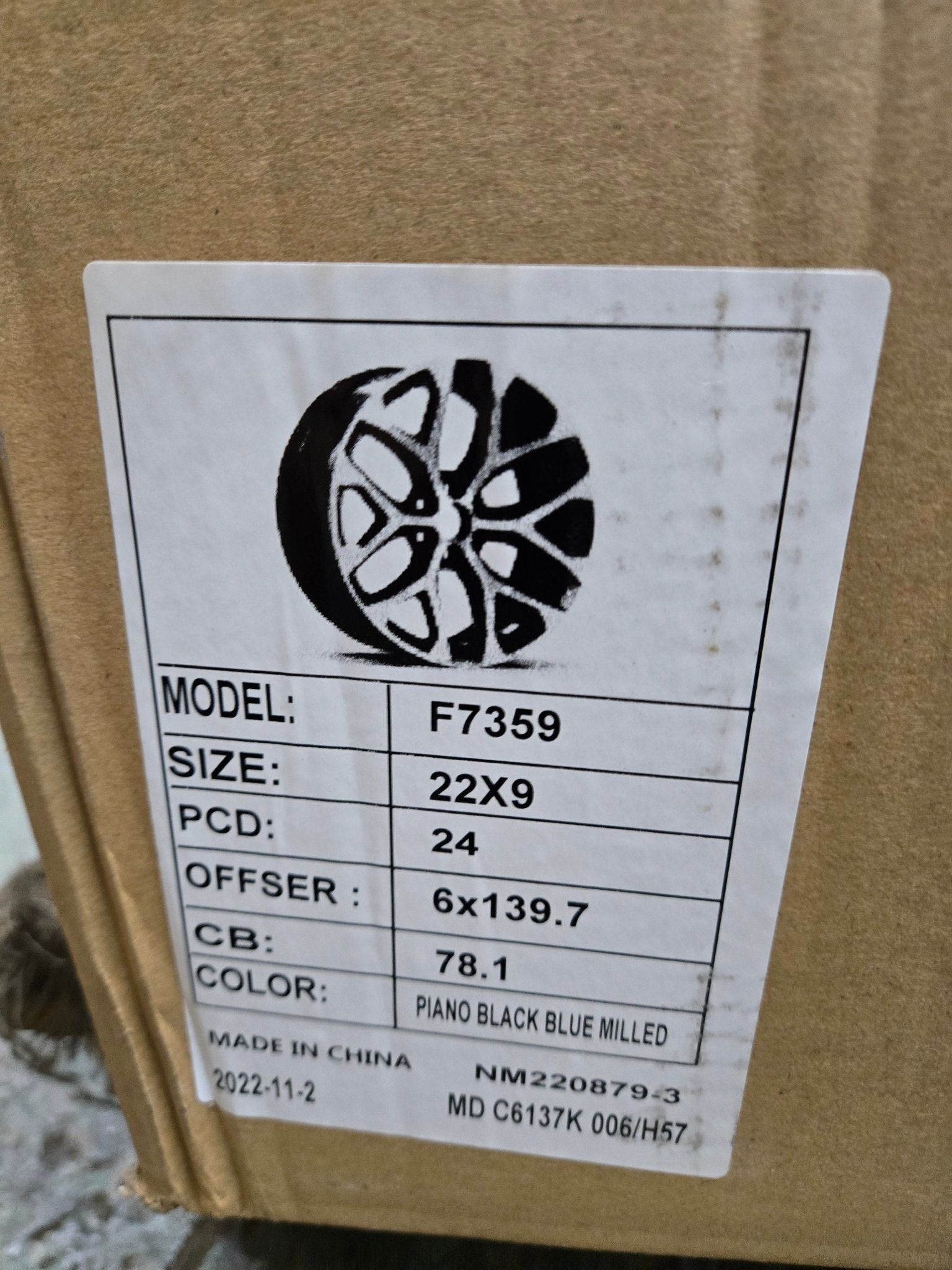 SNOWFLAKE 22x10 6x139.7 GLOSS BLACK BLUE MILLING SPOKES