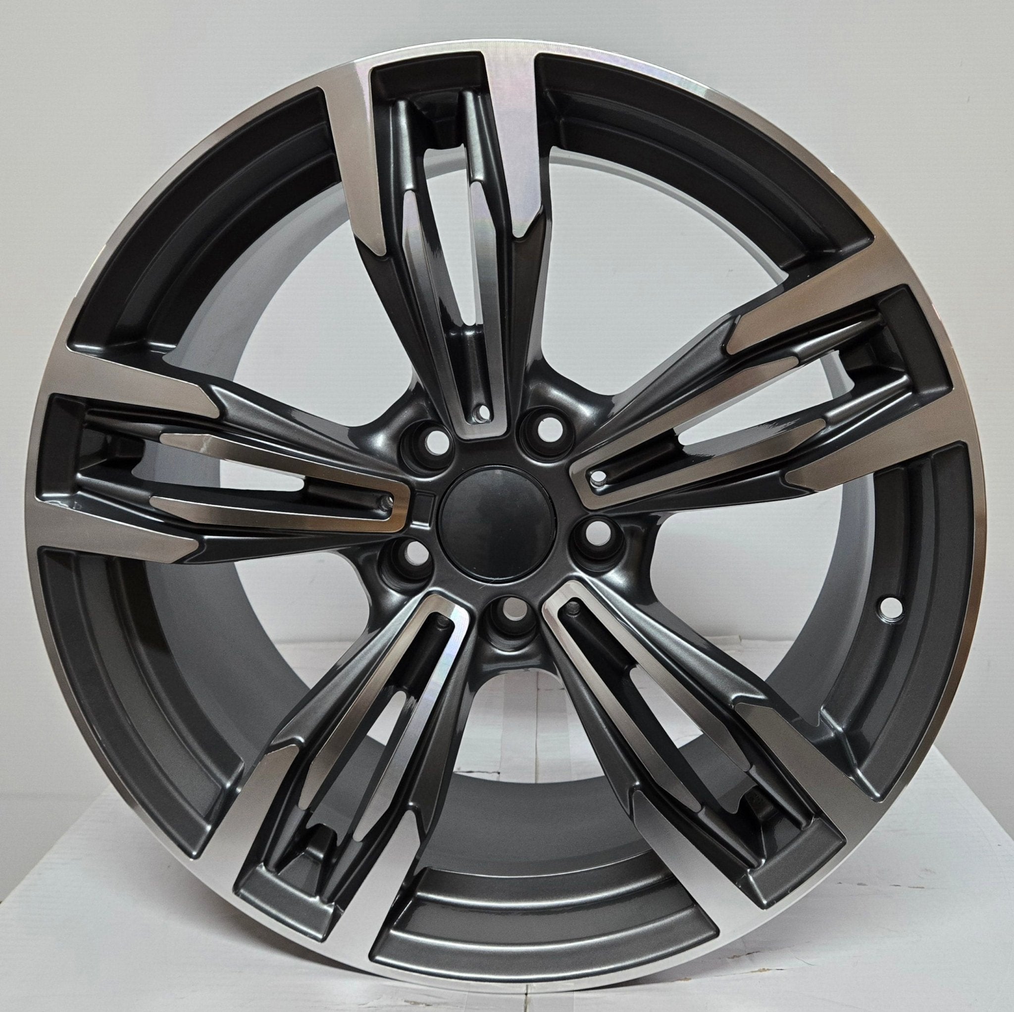 STUTTGART 5456 19X8.5 5X120 GUN METAL