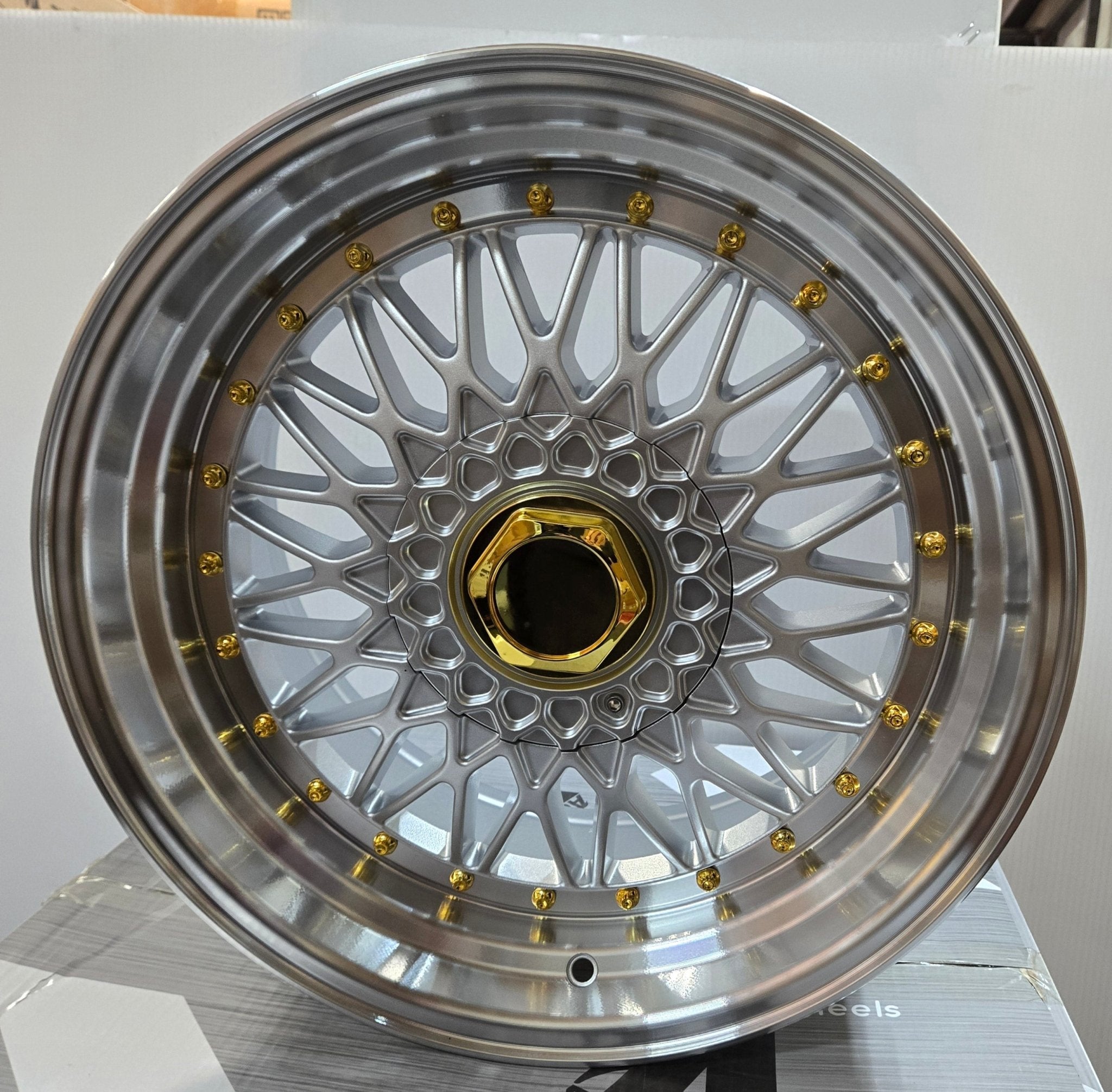RAPIDASH 17x8.5 5x100 / 5x114.3 PEARL SILVER MACHINE LIP AND GOLD RIVETS