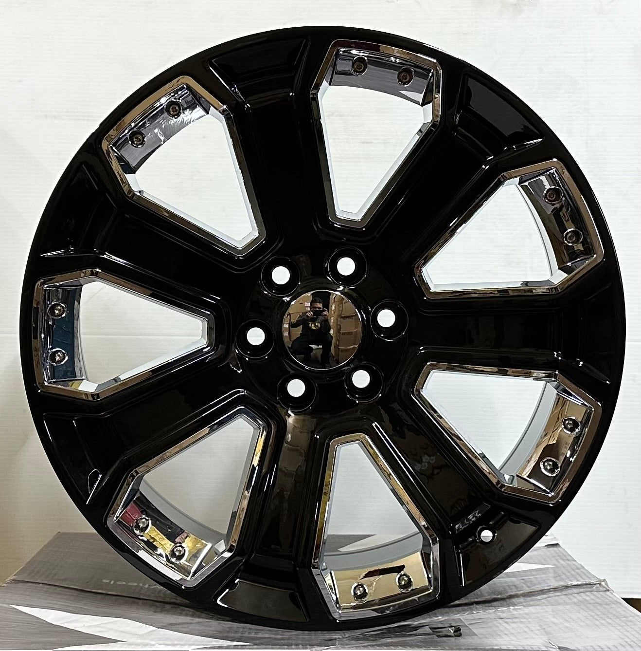 GM12 SIERRA STYLE 22x9.0 6x139.7 GLOSS BLACK CHROME INSERTS