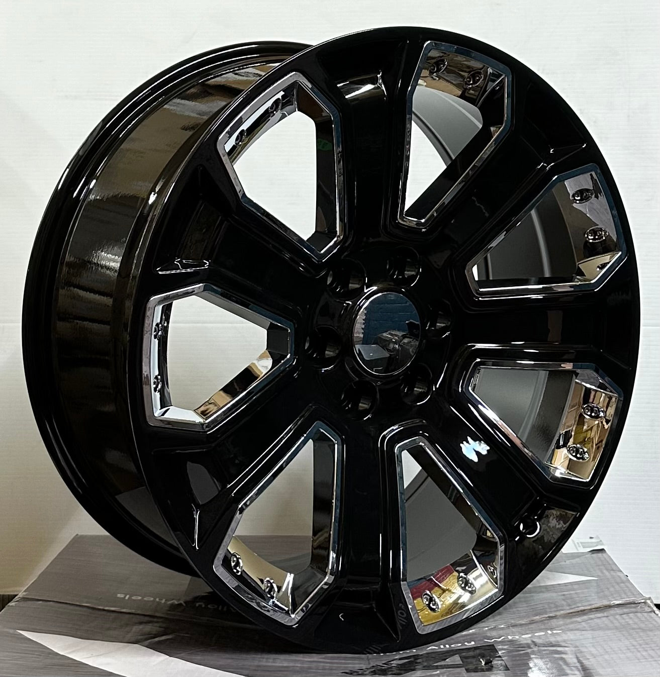 GM12 SIERRA STYLE 22x9.0 6x139.7 GLOSS BLACK CHROME INSERTS