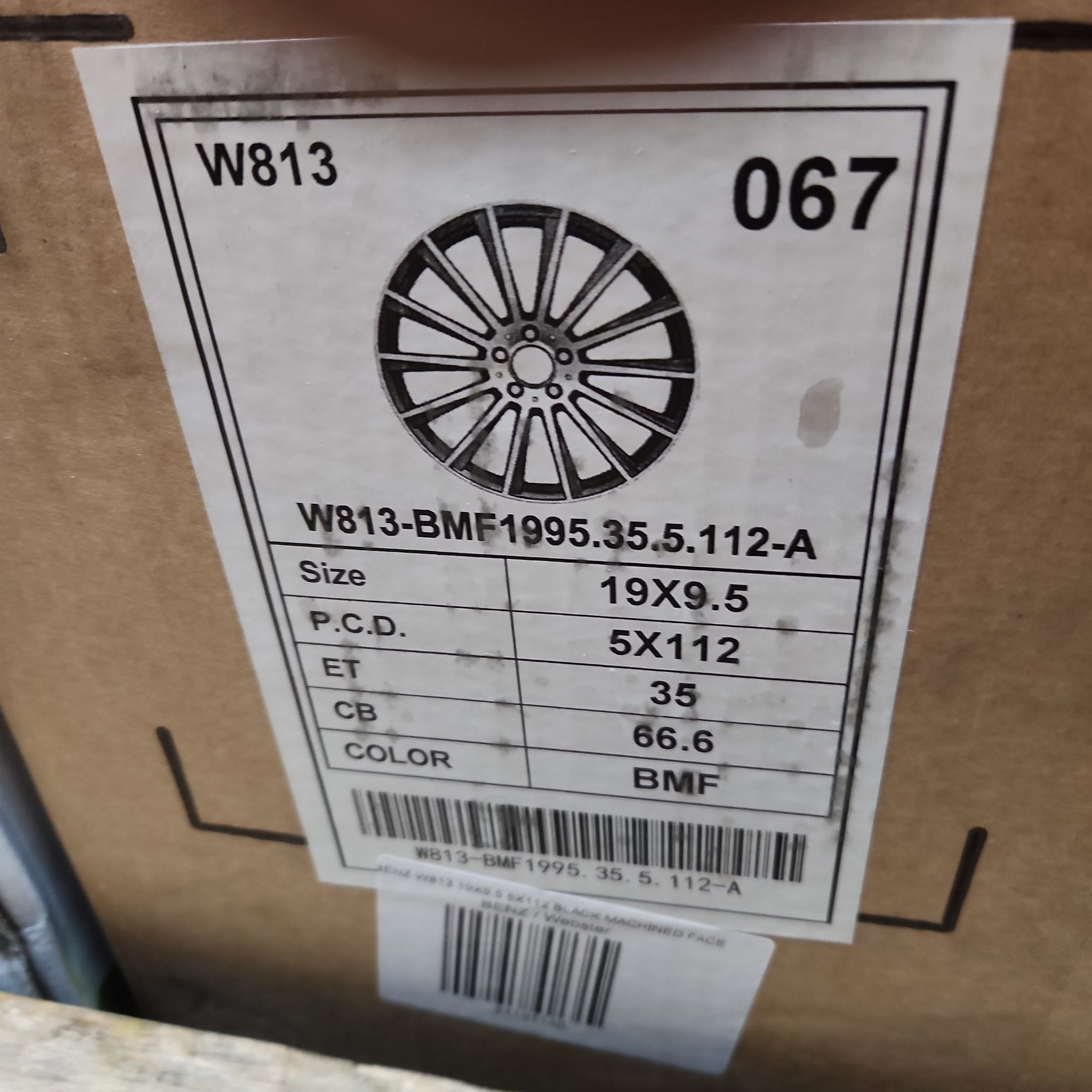 W813 19x9.5 5x112 BLACK MACHINED FACE
