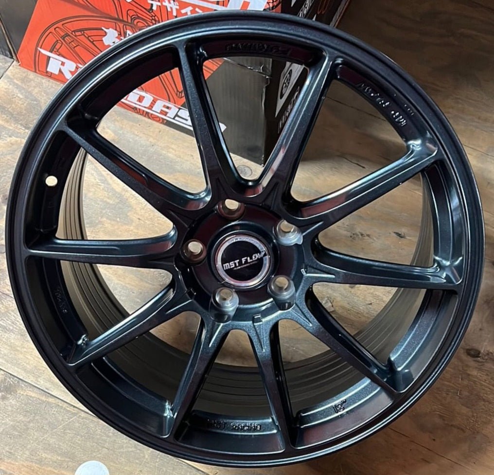 MAKSTTON FF004 18X8 5X4.5 GRAPPITE GRAY
