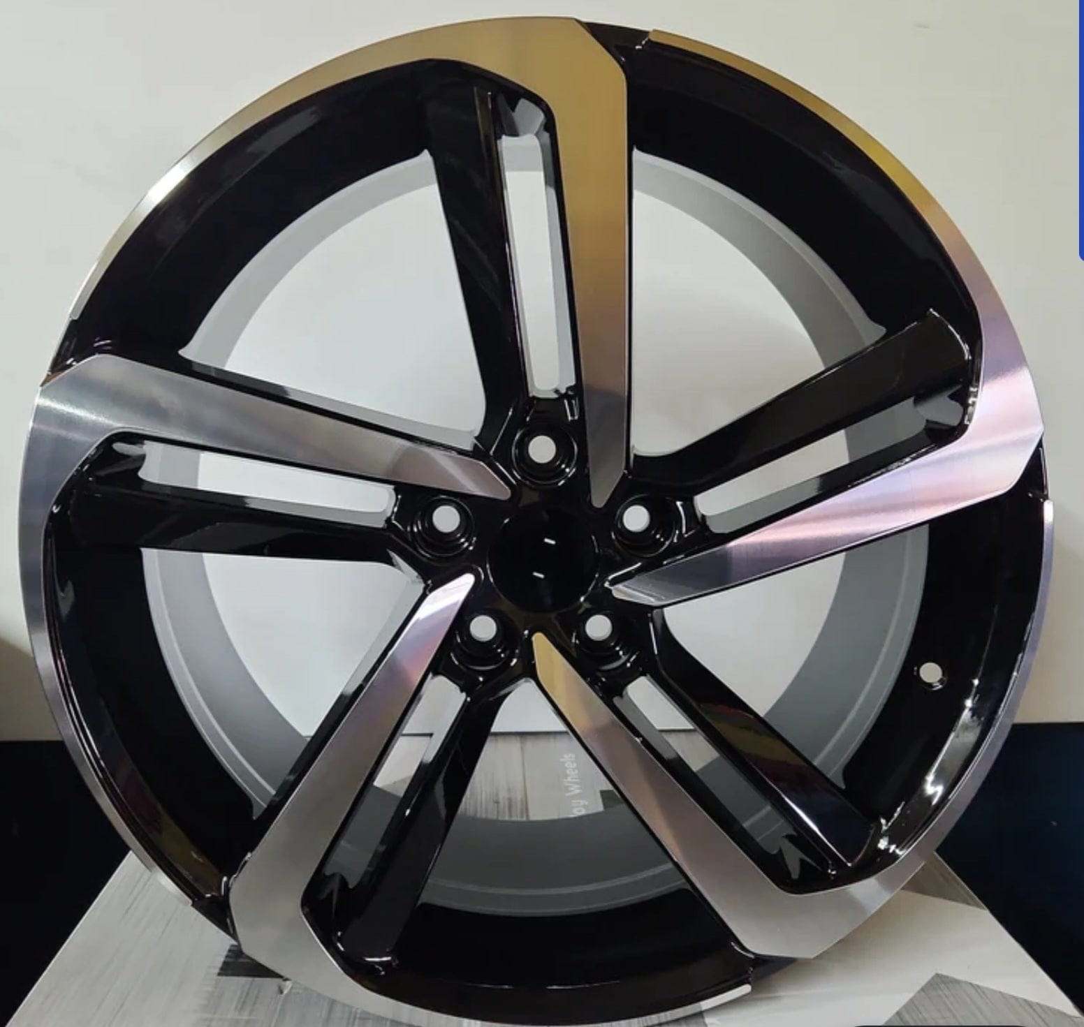 OE04 DX-218 18x8.0 5x114.3 GLOSS BLACK MACHINE FACE