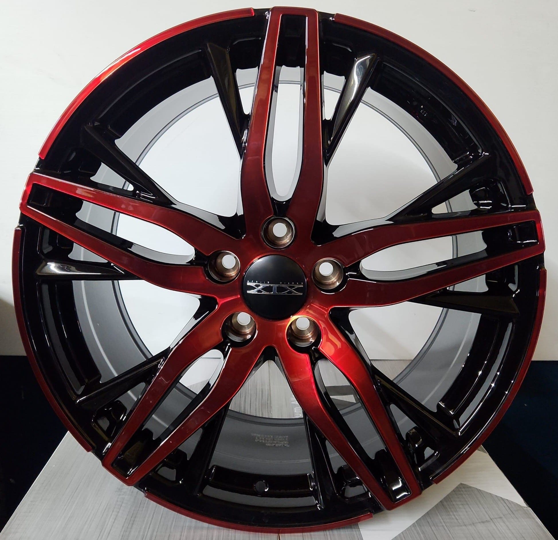 GWG 619 19X8.5 5X114.3 GLOSS BLACK RED
